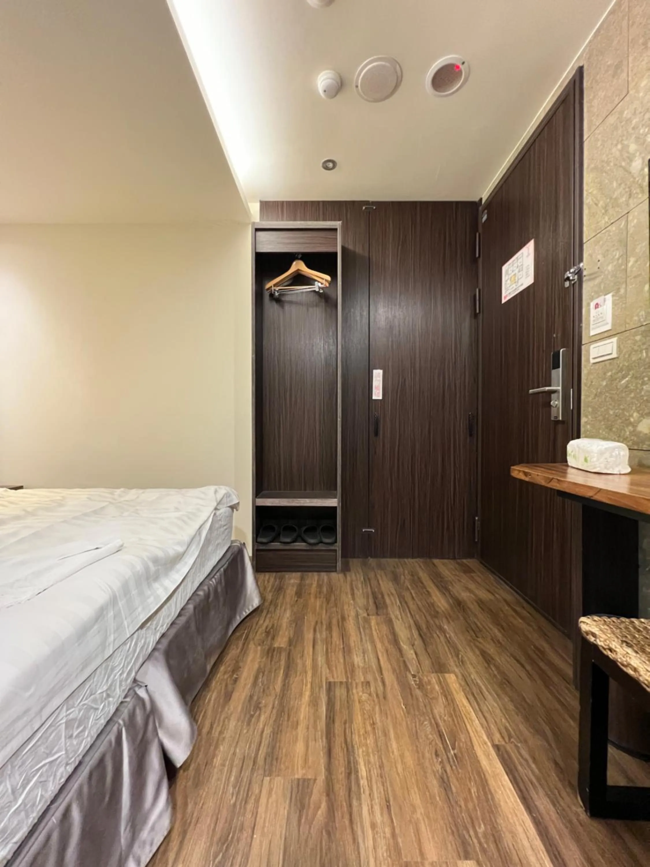 Bedroom, Bed in Angel's Inn