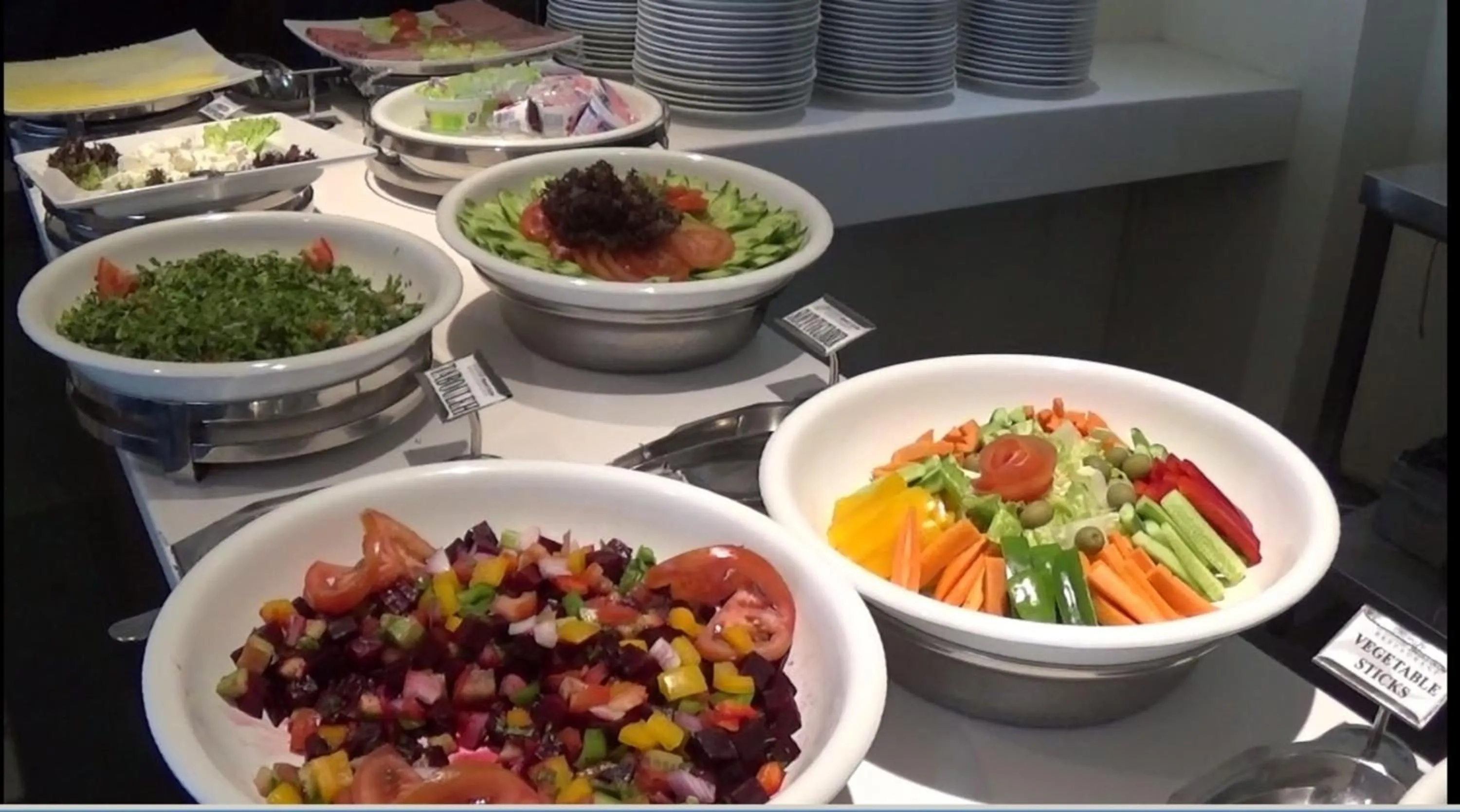 Restaurant/places to eat in Al Raya Suites Hotel