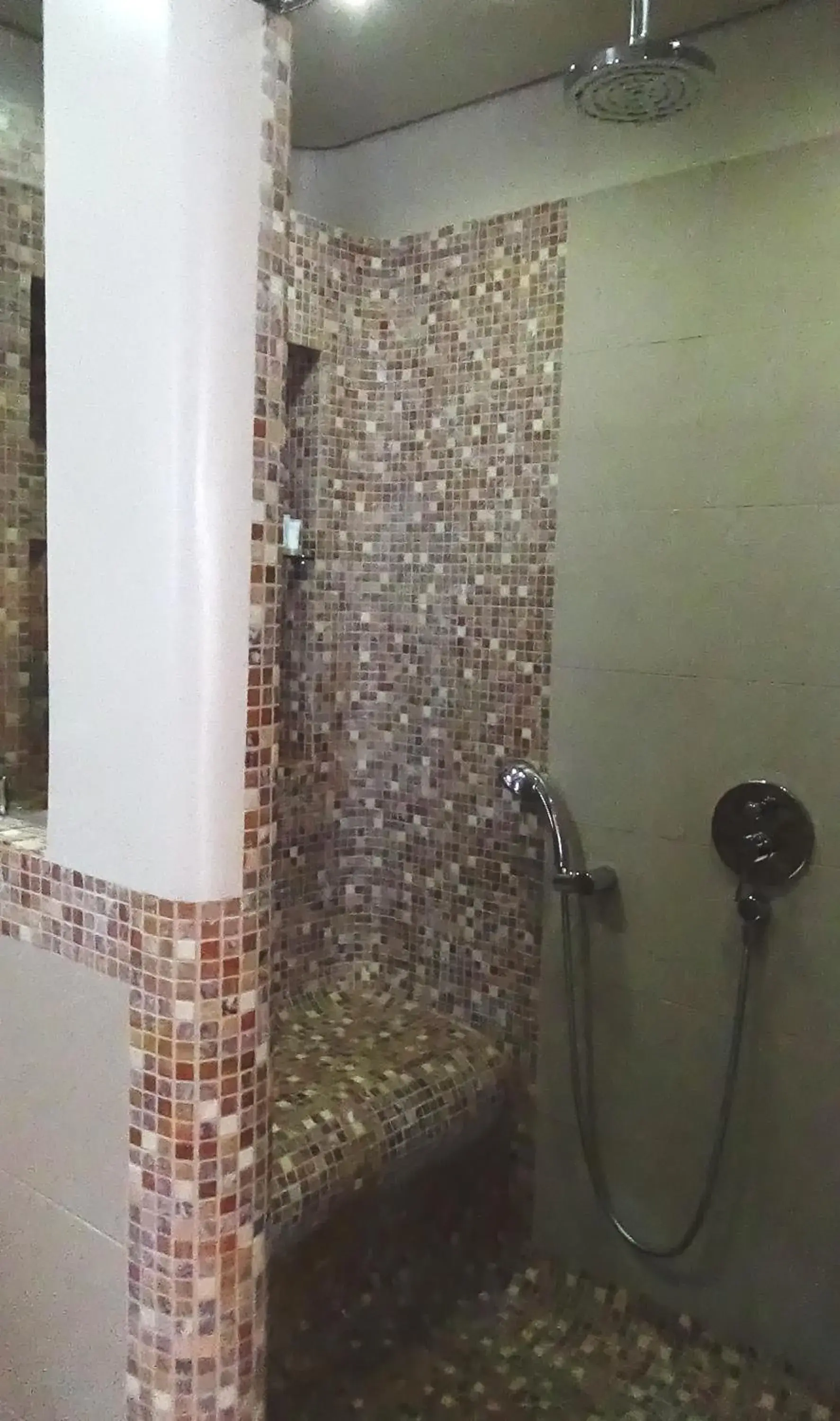 Bathroom in Al Raya Suites