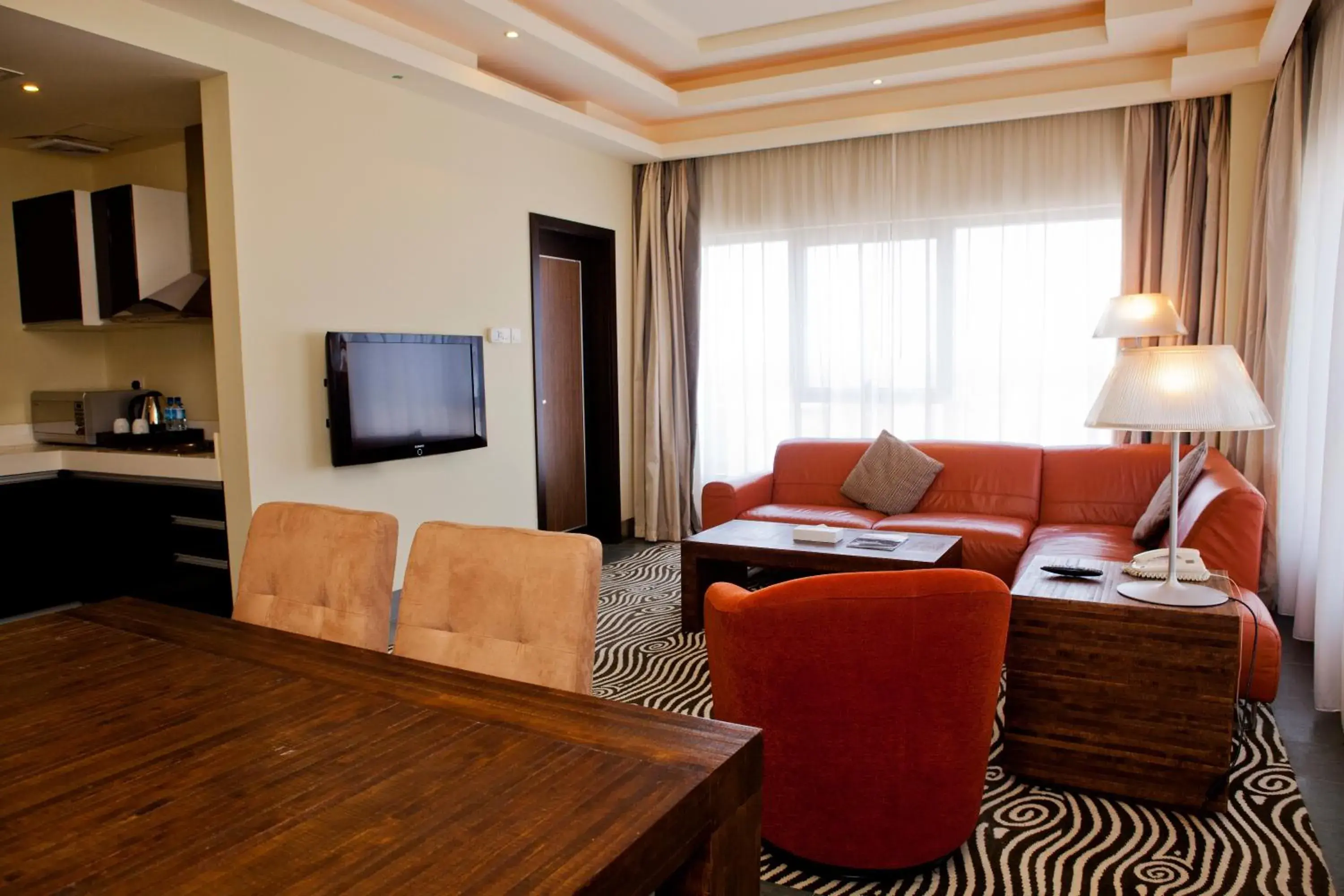 Living room, Lounge/Bar in Al Raya Suites