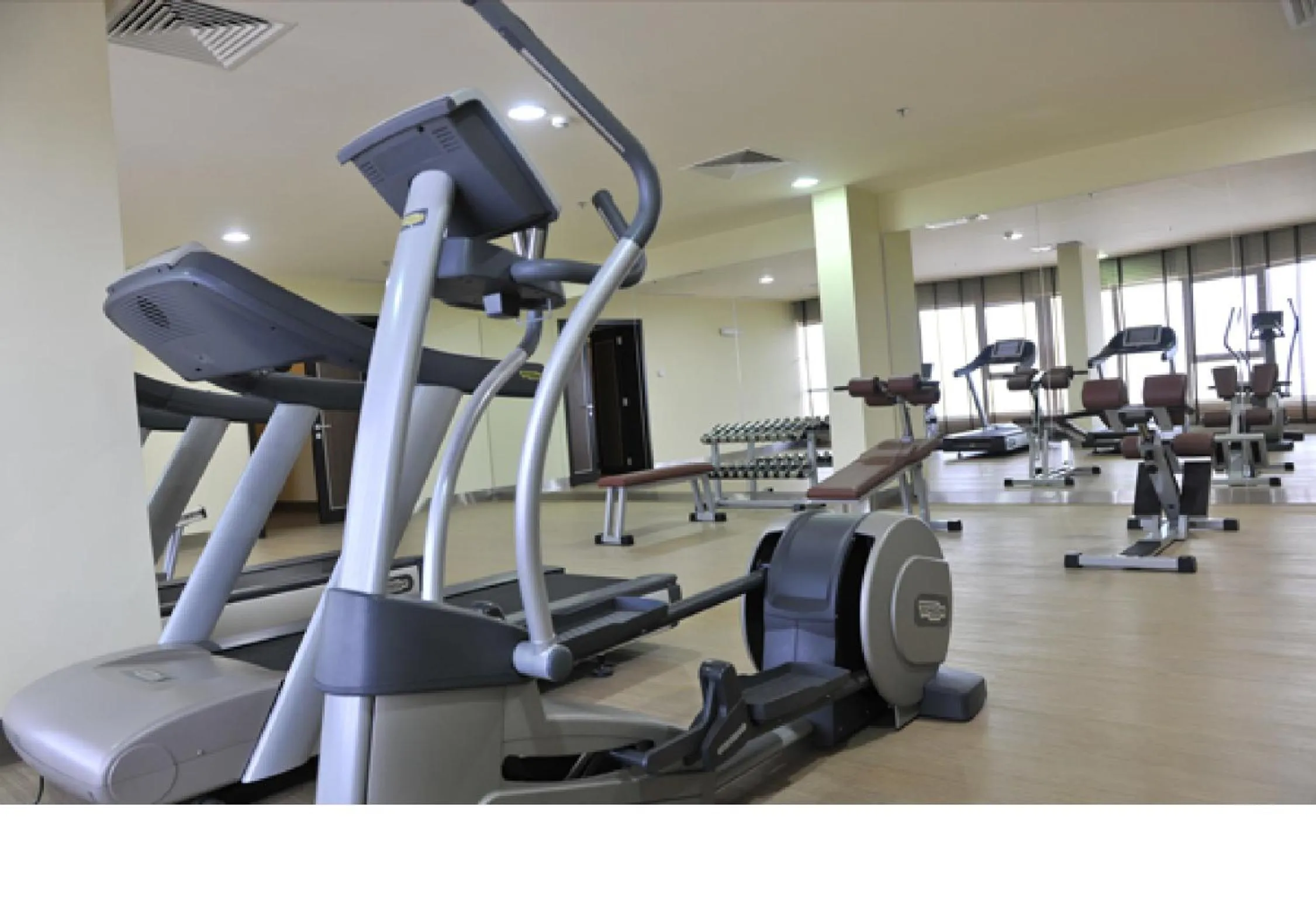 Fitness centre/facilities in Al Raya Suites Hotel