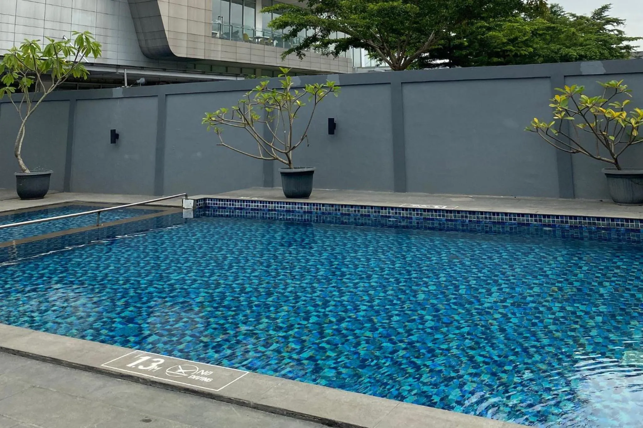 Swimming pool in Laska Hotel Subang