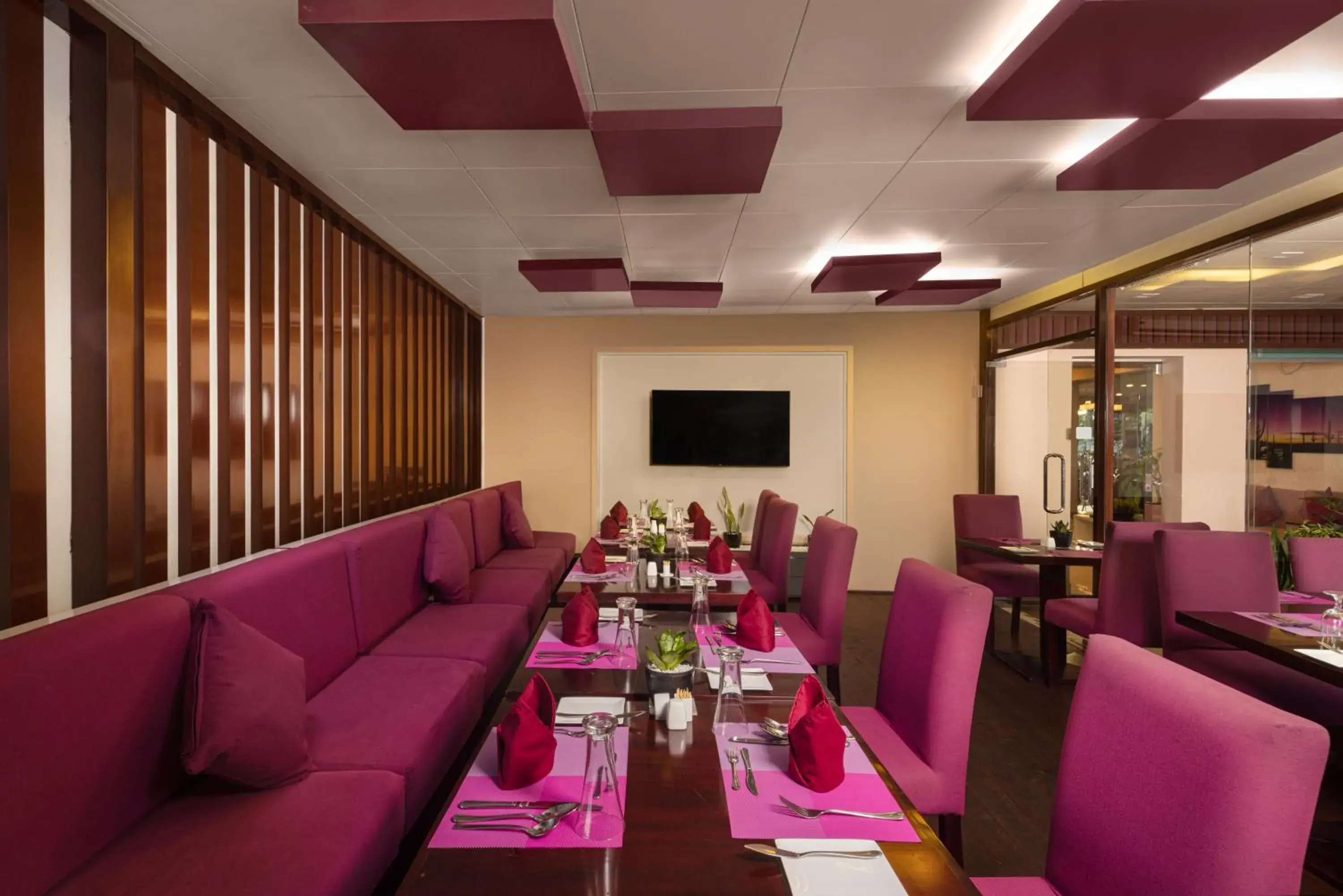 Restaurant/places to eat in View360 Restaurant/places to eat in View360