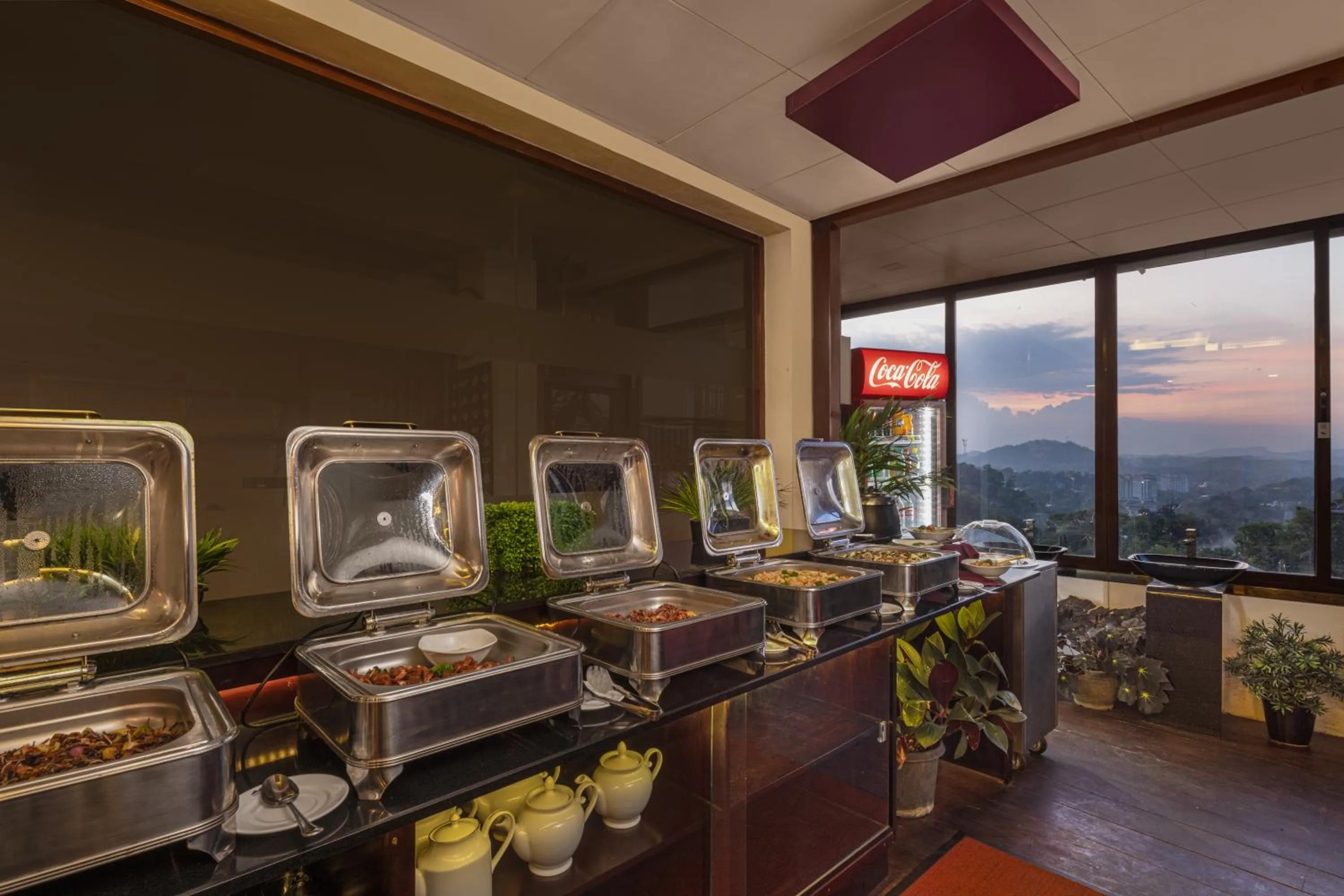 Restaurant/places to eat in View360