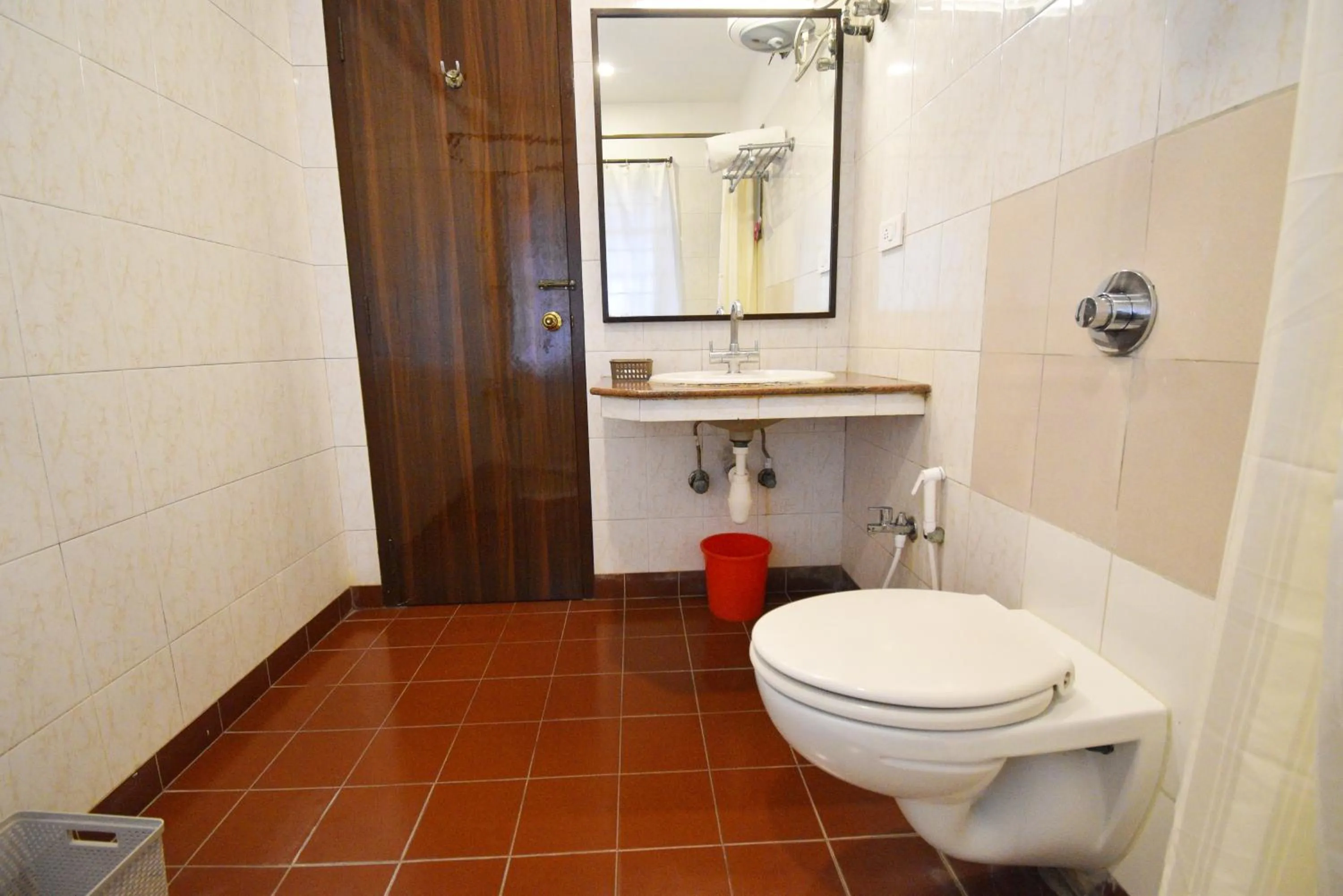 Public Bath in Pondicherry Executive Inn