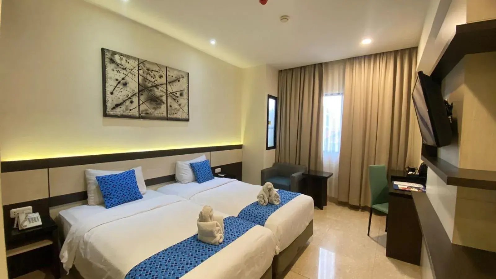 Bedroom in Atlantic City Hotel Bedroom in Atlantic City Hotel