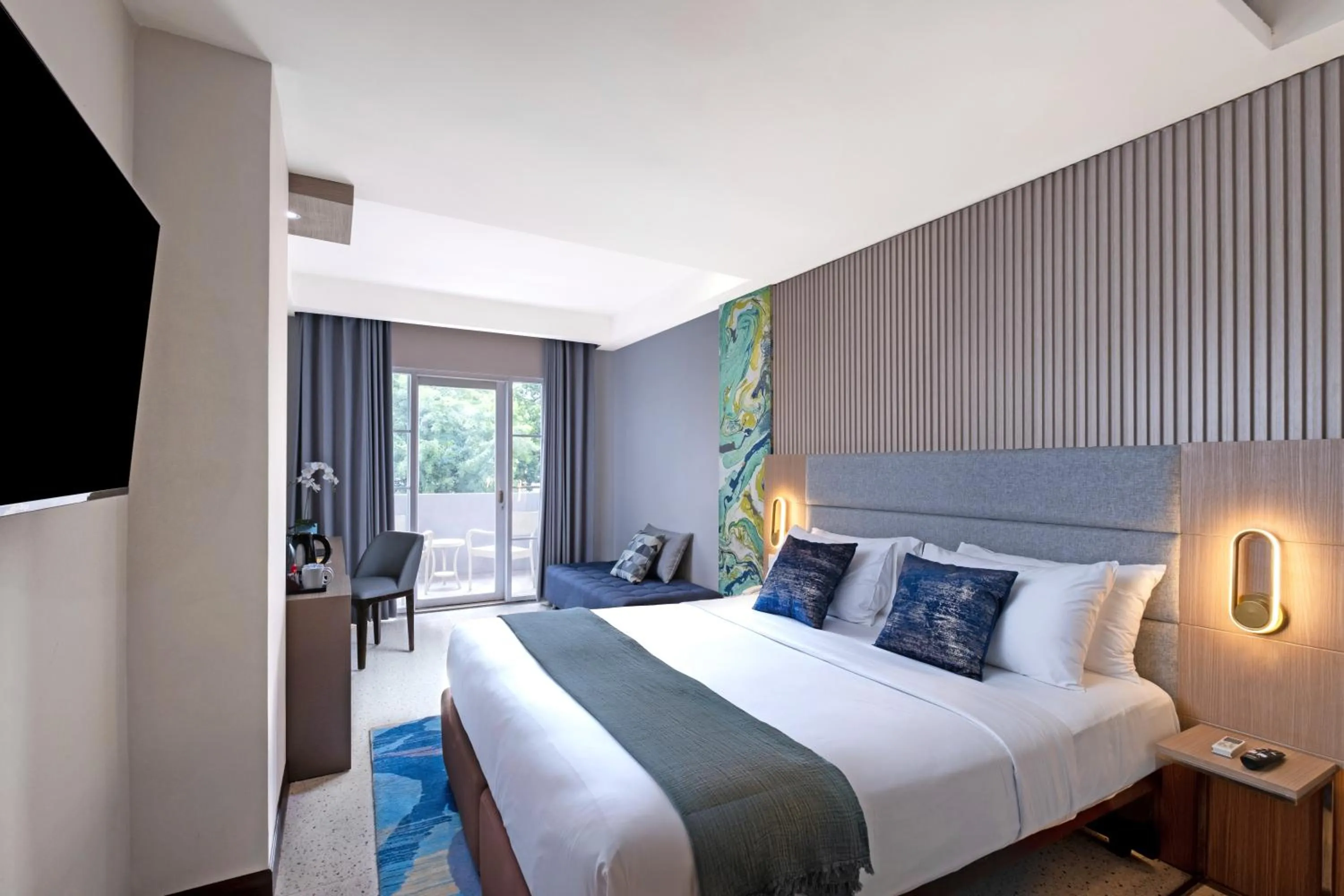 View (from property/room), Bed in FOX HARRIS City Center Bandung