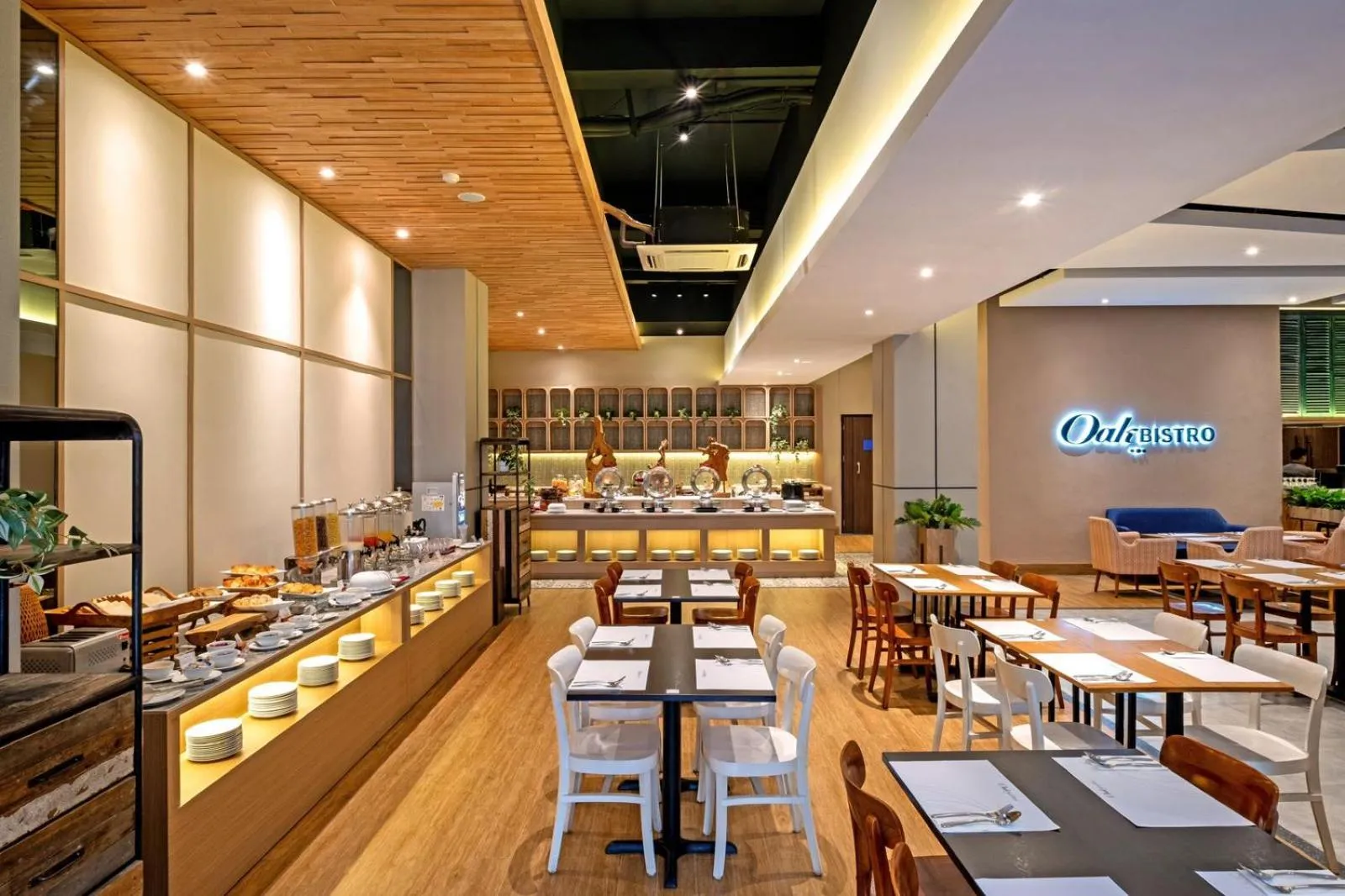 Restaurant/places to eat in FOX HARRIS City Center Bandung