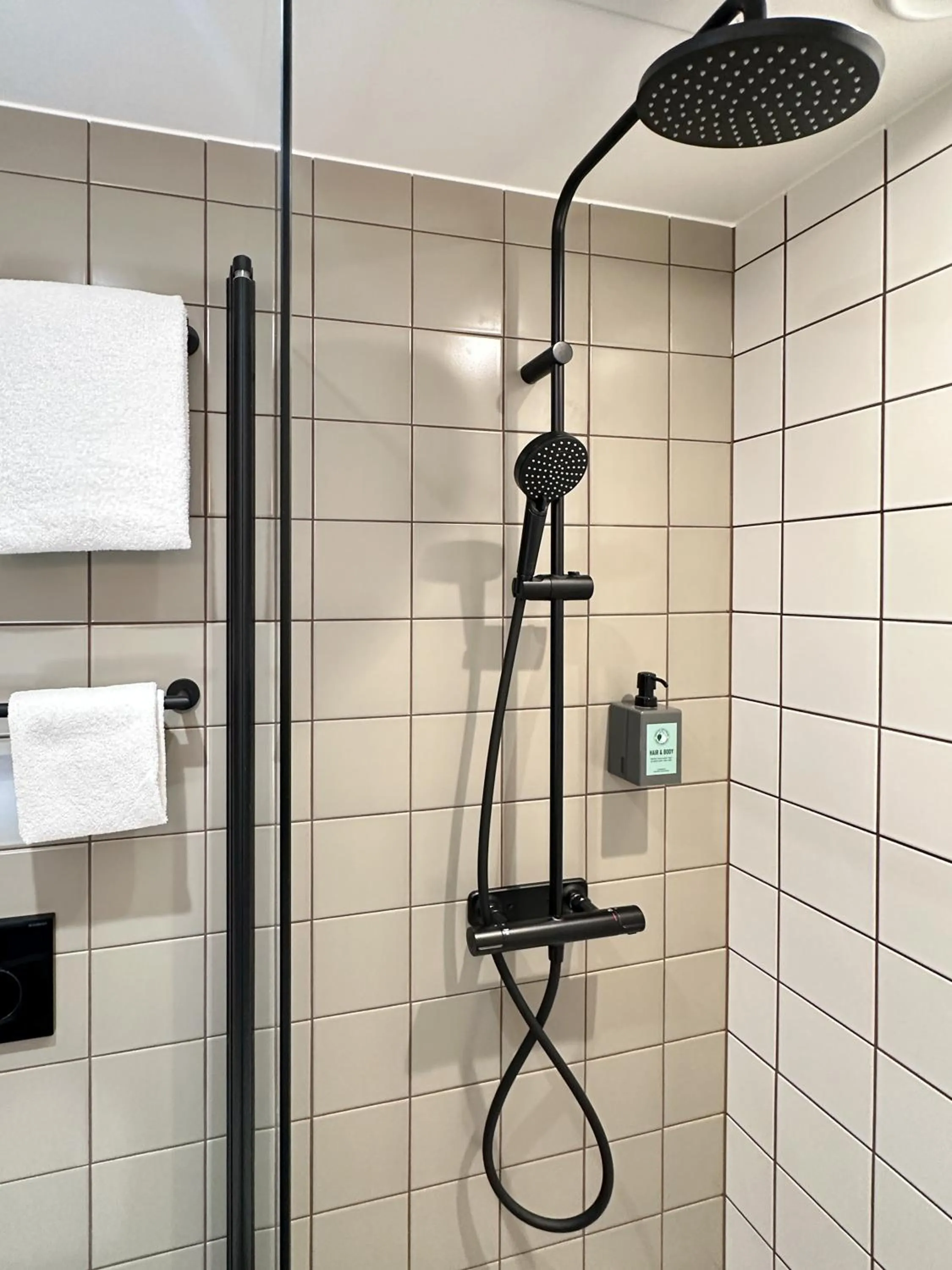 Shower in Comfort Hotel Panorama