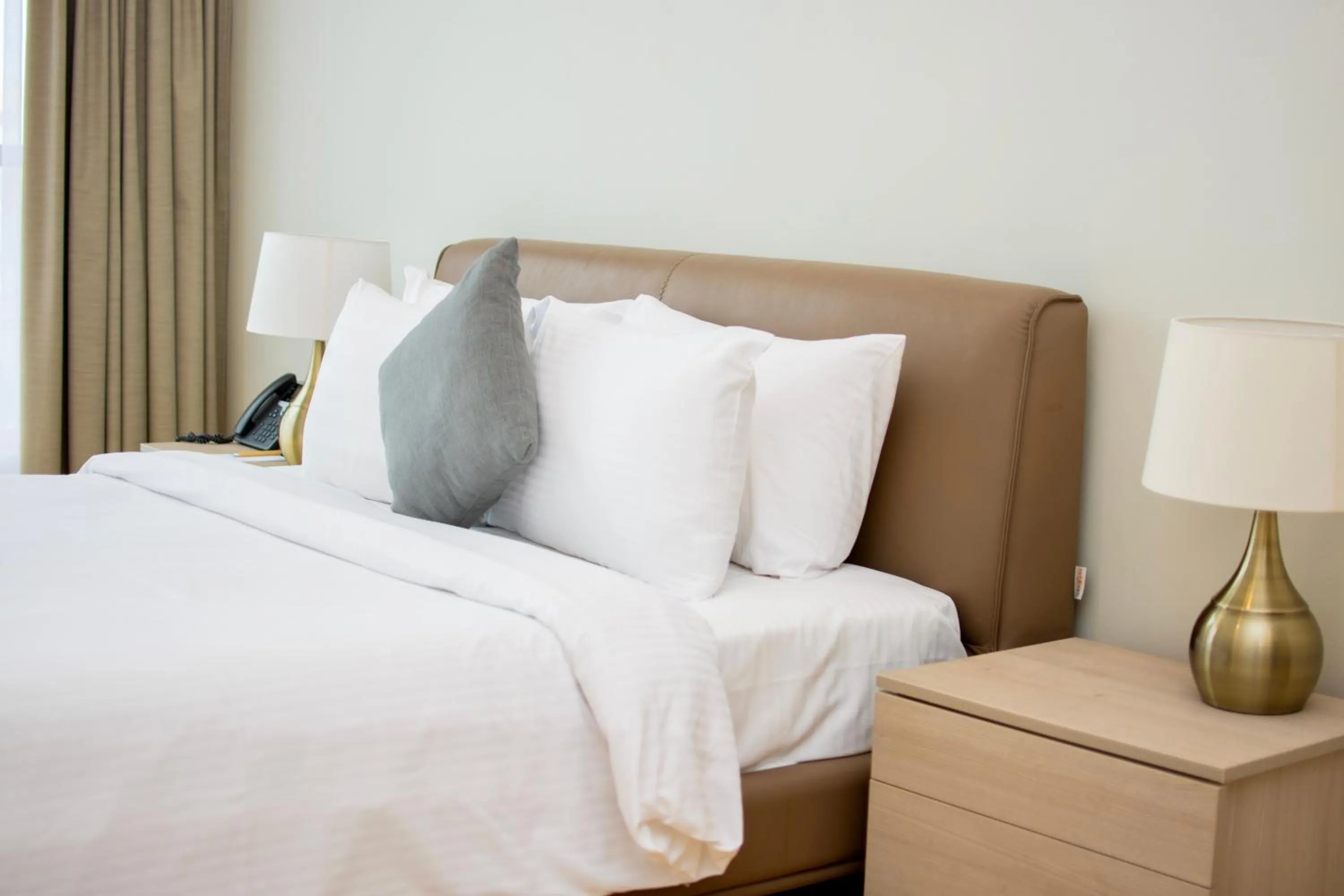 Bedroom, Bed in Dragon Beach Hotel