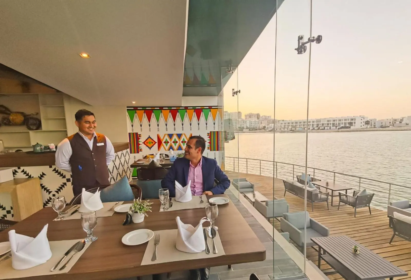 Restaurant/places to eat in Dragon Beach Hotel