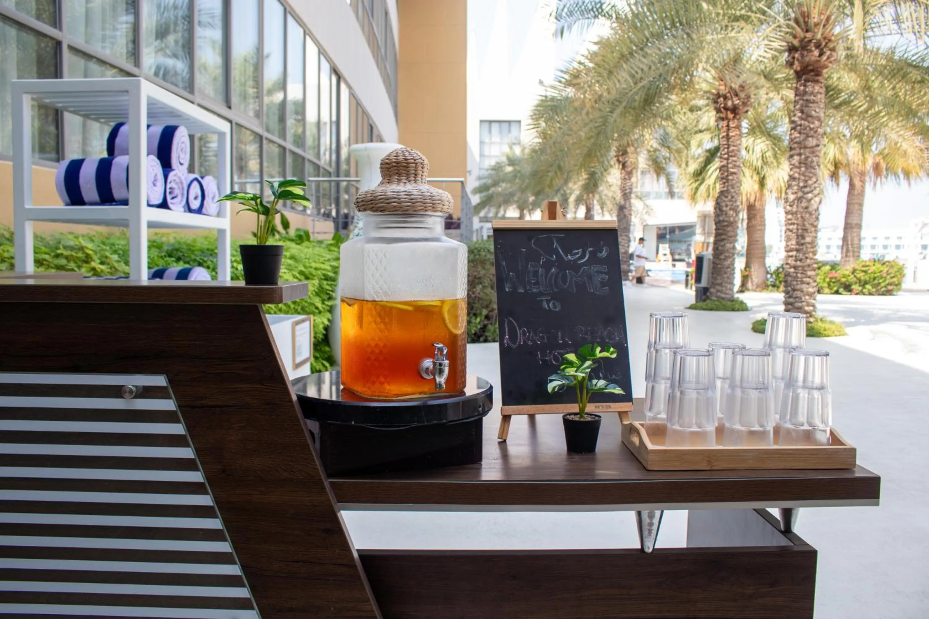 Swimming pool in Dragon Beach Hotel