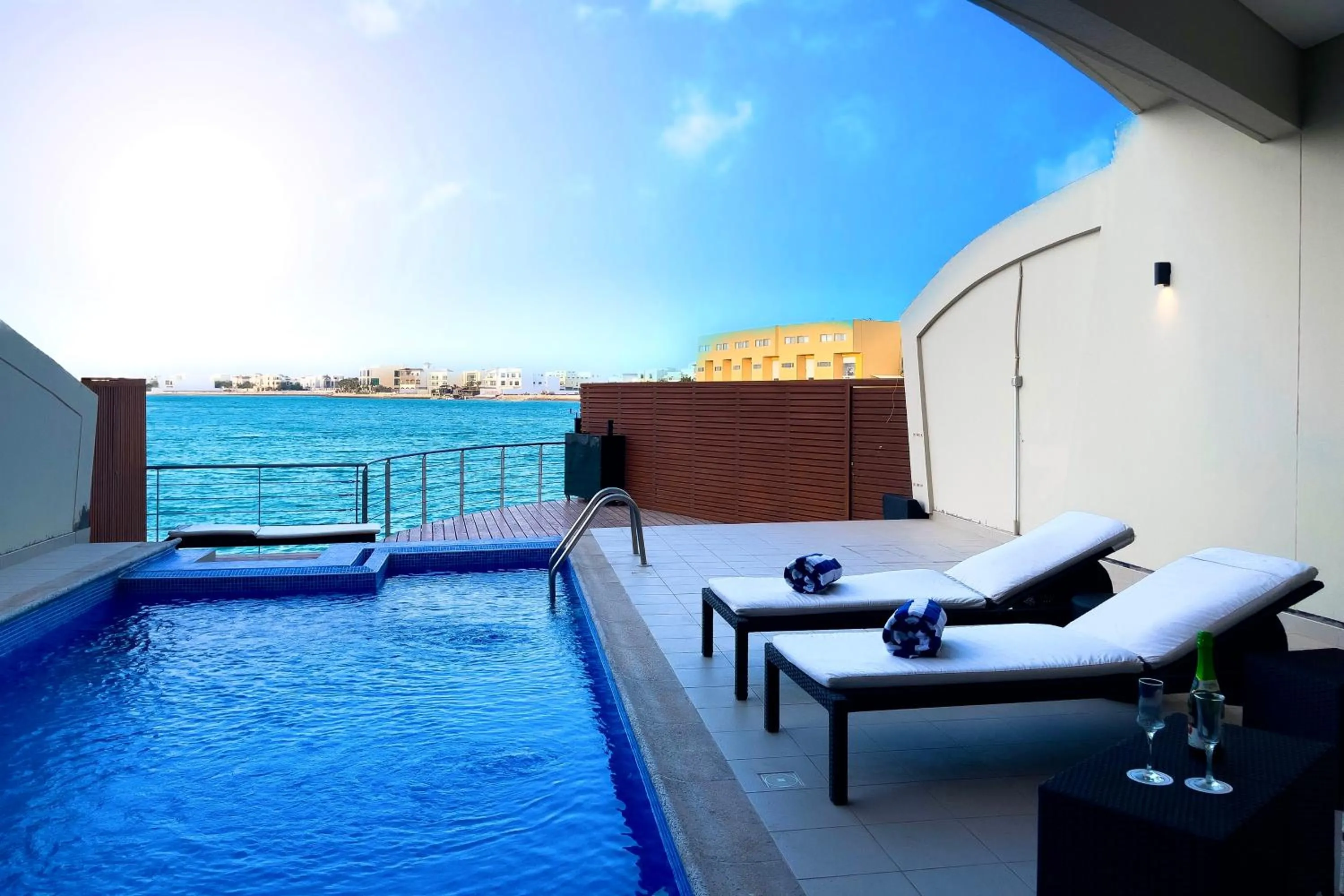 Swimming pool in Dragon Beach Hotel