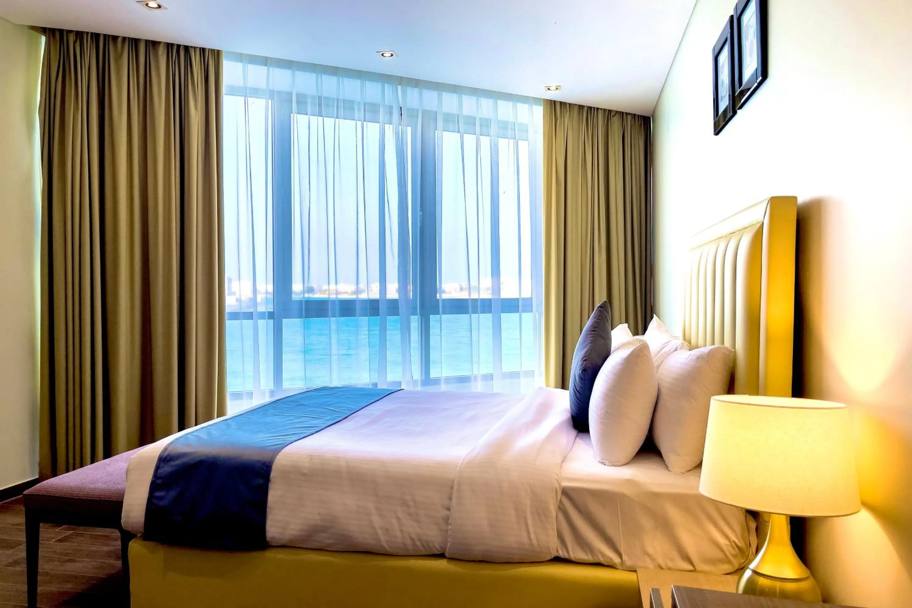 Photo of the whole room, Bed in Dragon Beach Hotel