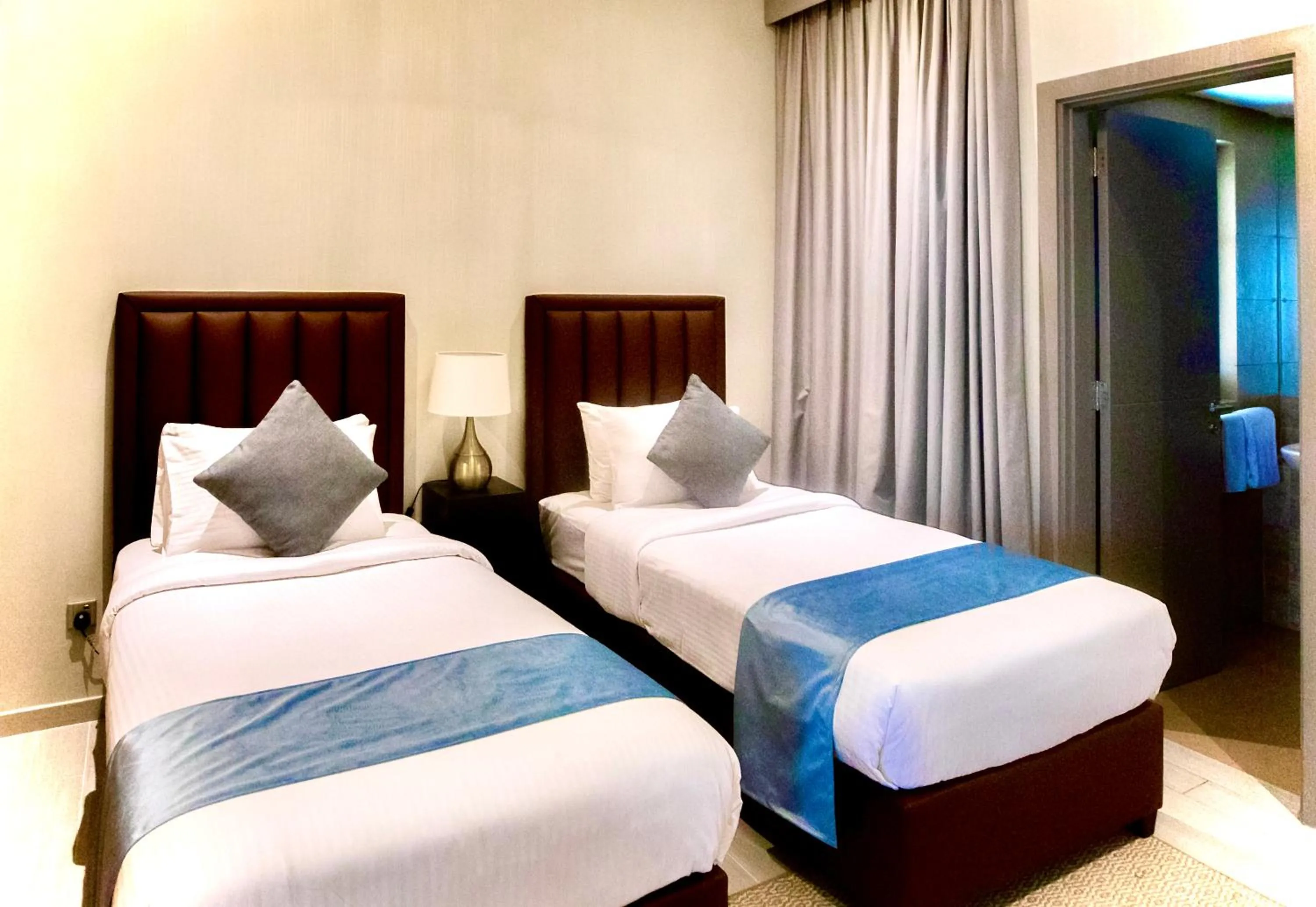 Bedroom, Bed in Dragon Beach Hotel