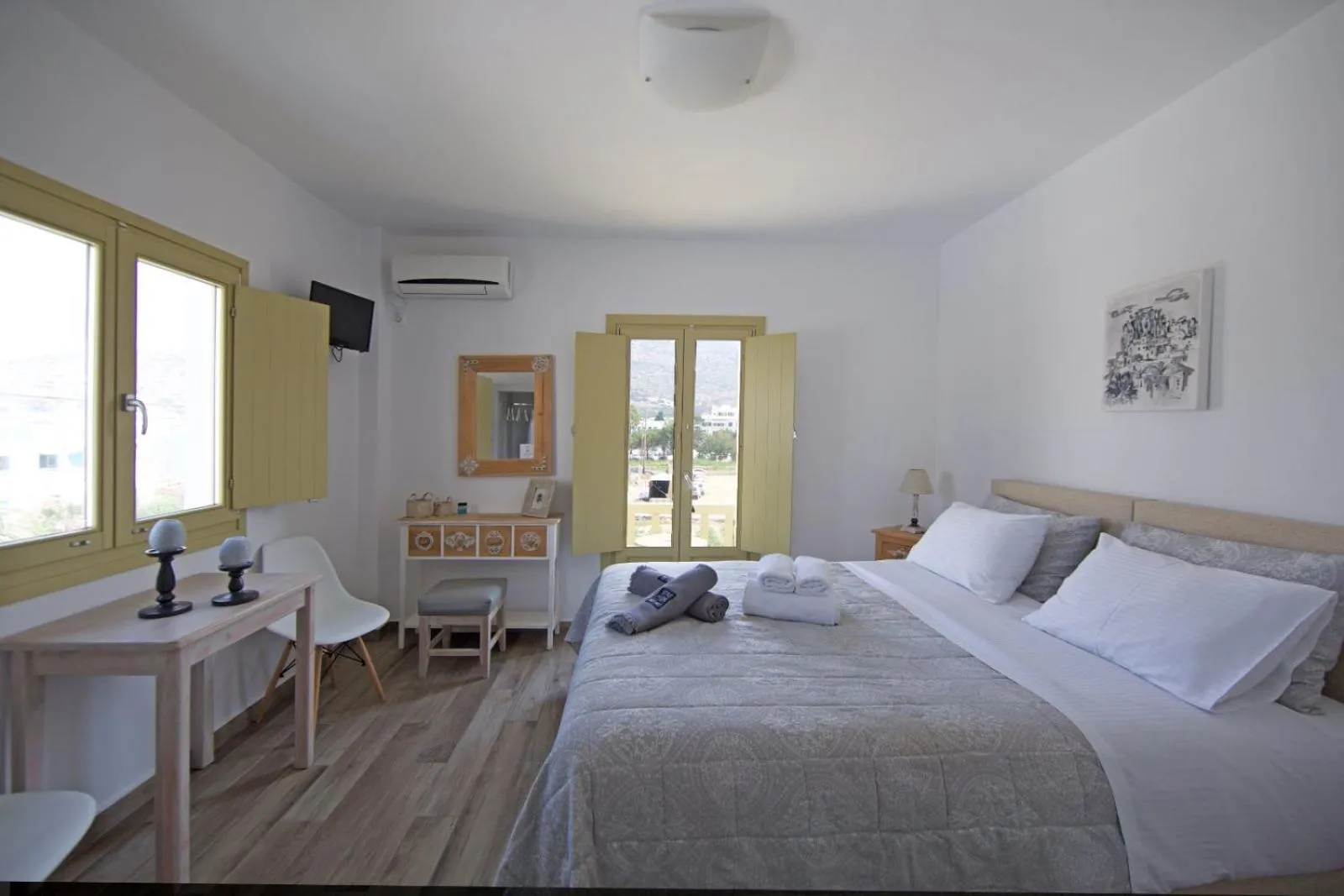 Photo of the whole room, Bed in Diasino Apartments and Car Rental
