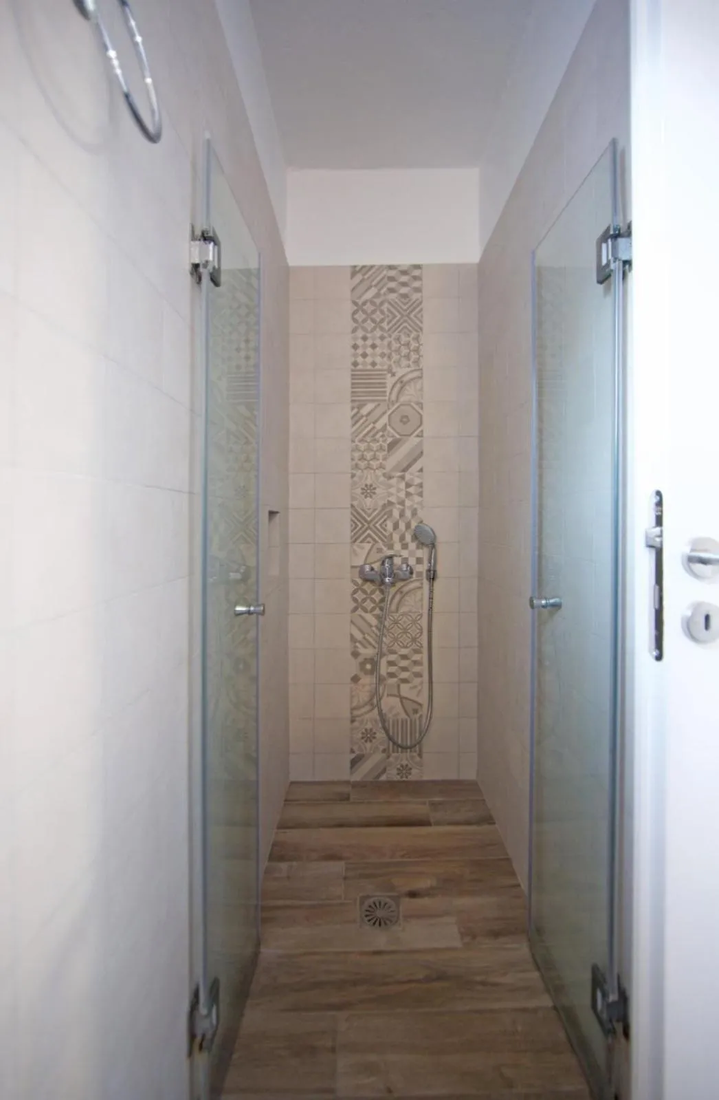 Shower in Diasino Apartments and Car Rental