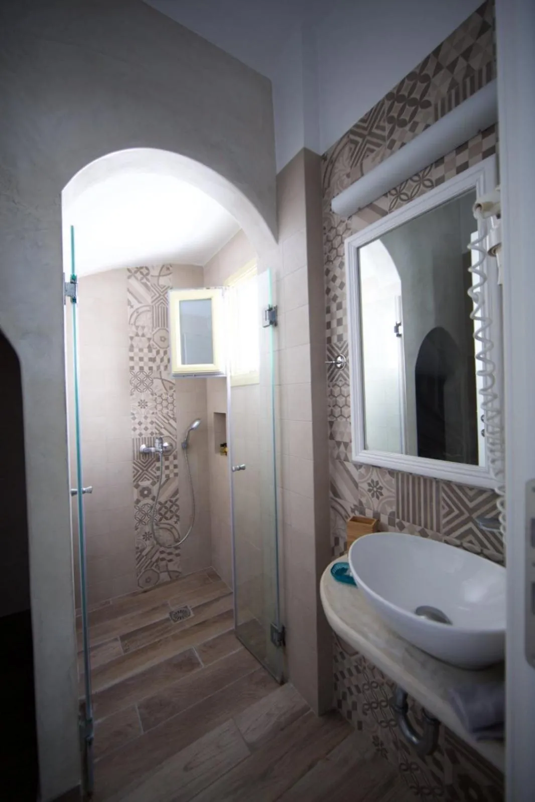 Shower in Diasino Apartments and Car Rental