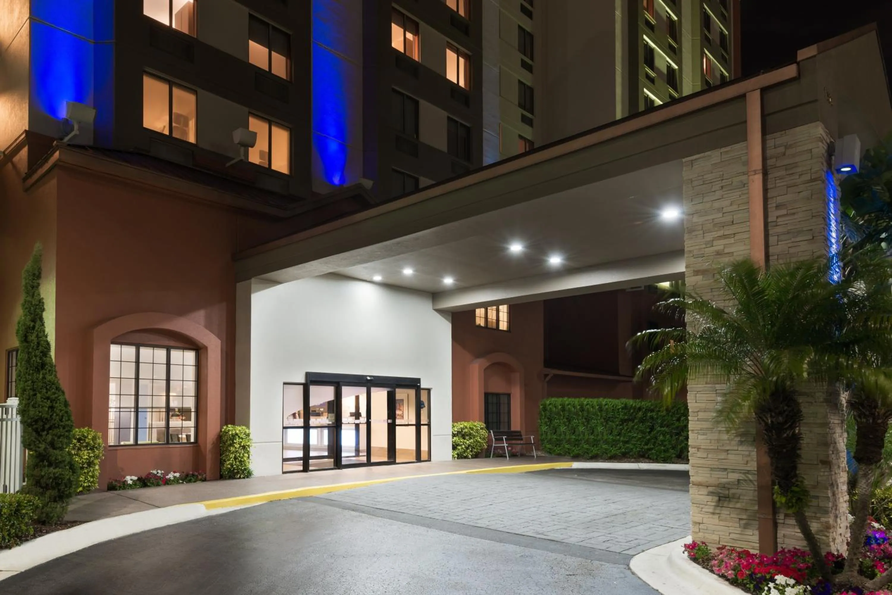 Property building in Holiday Inn Express & Suites - Nearest Universal Orlando by IHG