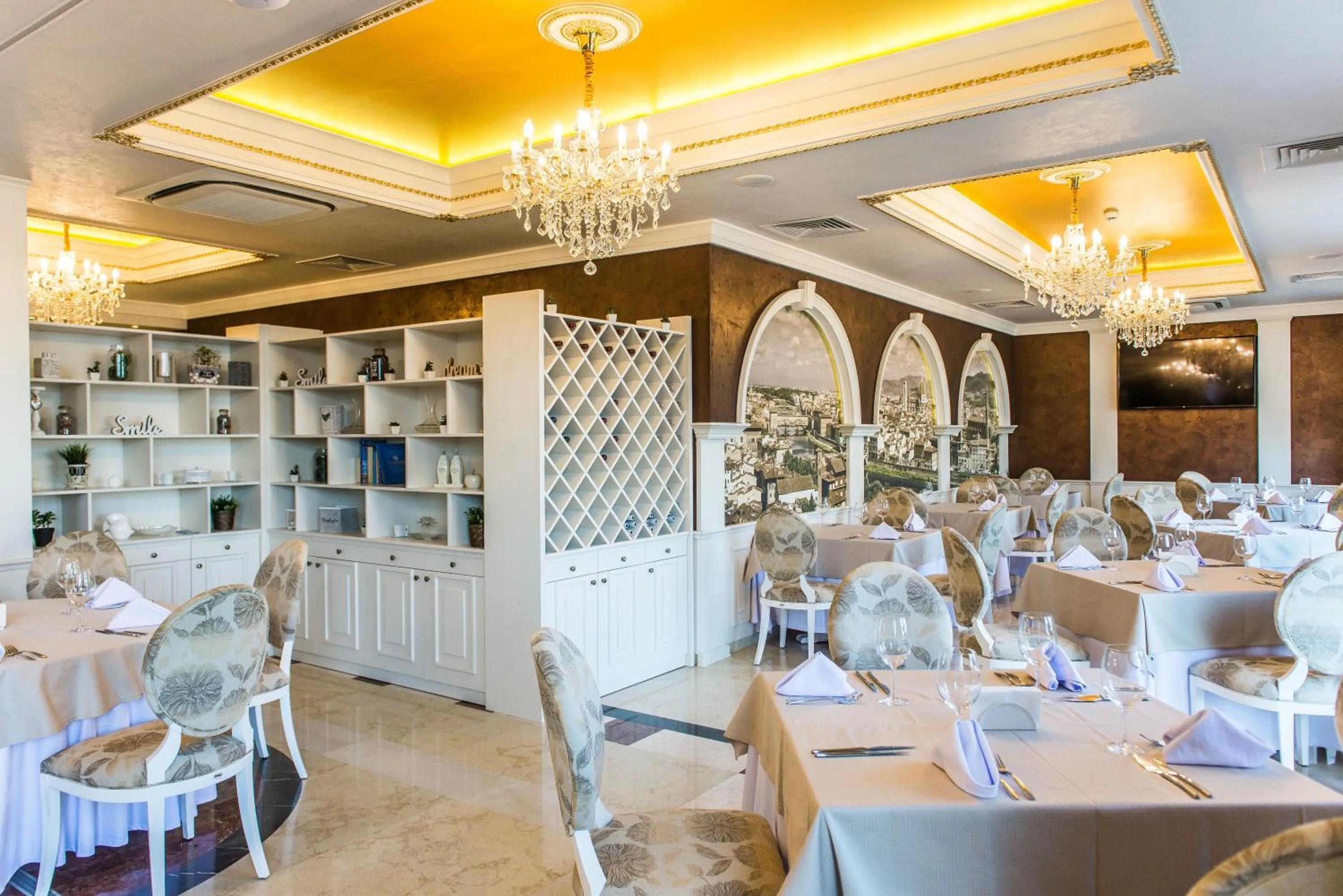 Restaurant/places to eat in VILLA FLORENCE Boutique Apart Hotel