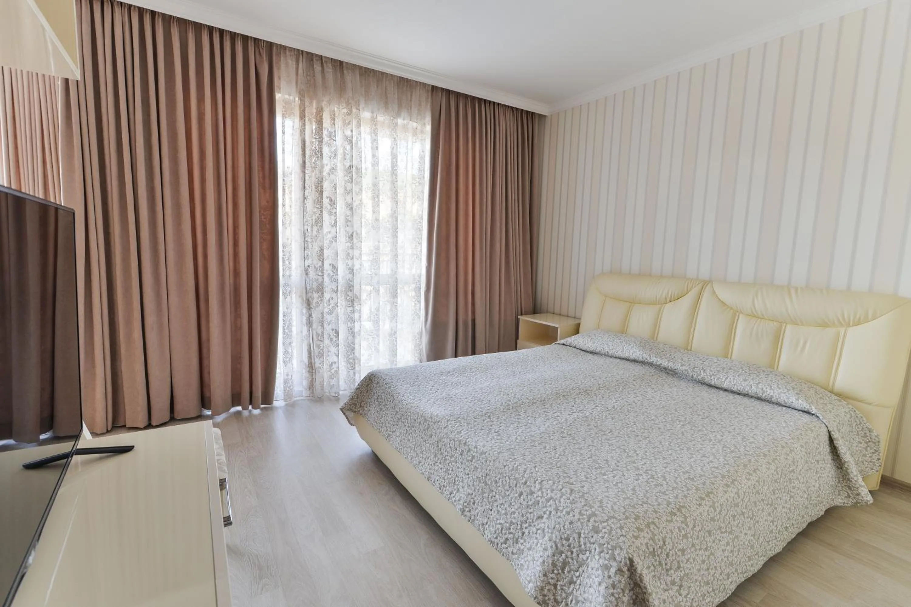 TV and multimedia, Bed in VILLA FLORENCE Boutique Apart Hotel