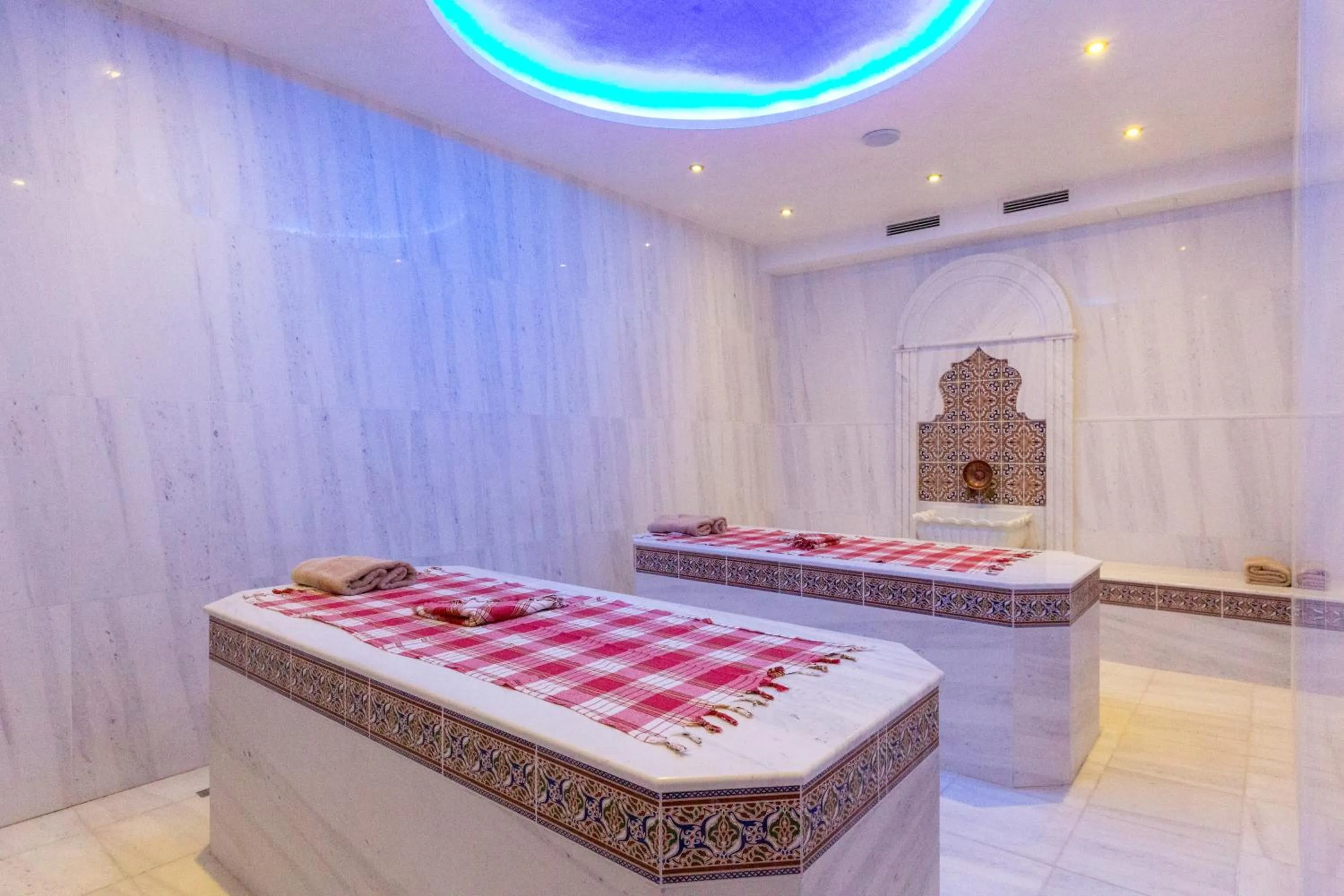 Spa and wellness centre/facilities, Bed in VILLA FLORENCE Boutique Apart Hotel