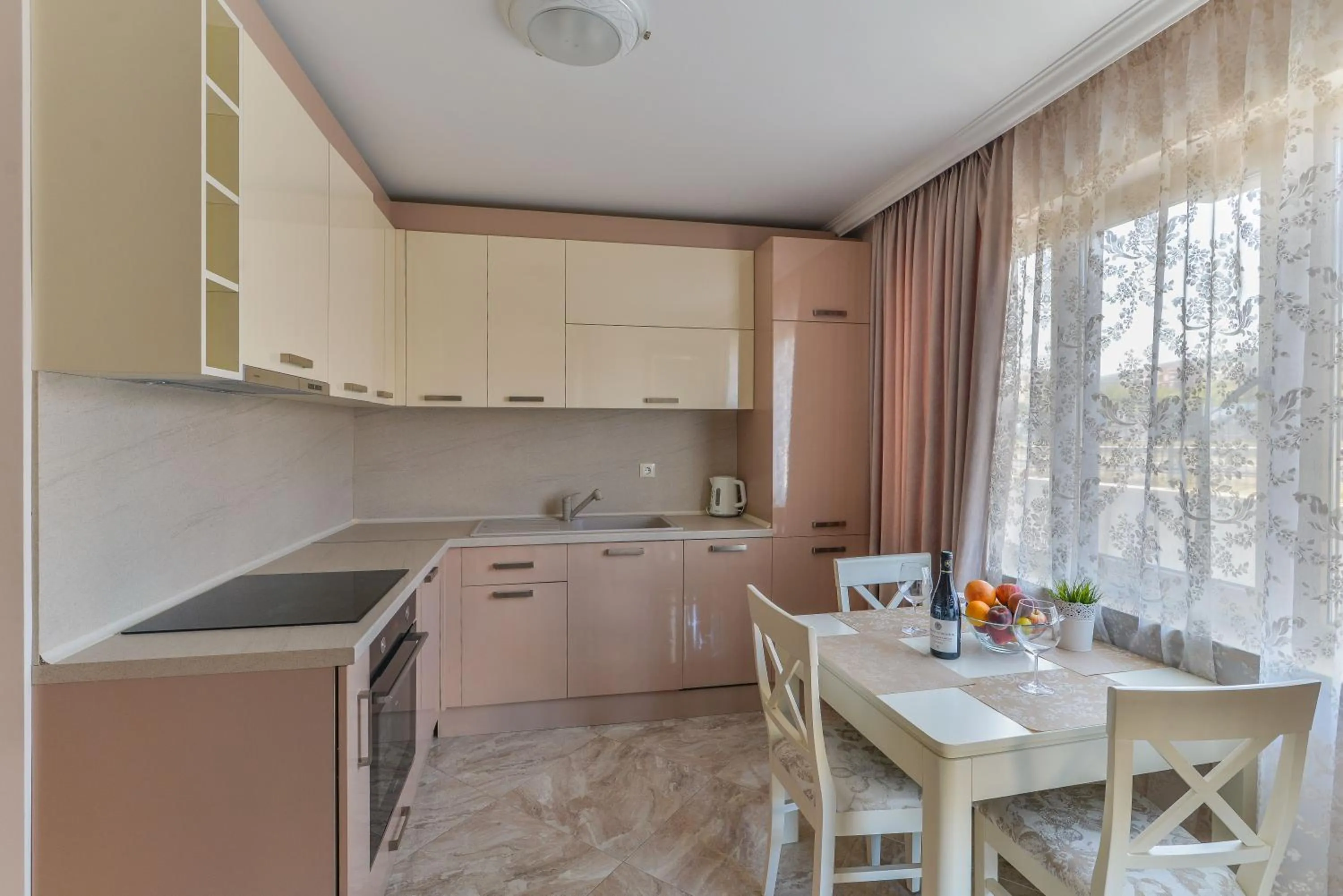 Kitchen or kitchenette in VILLA FLORENCE Boutique Apart Hotel