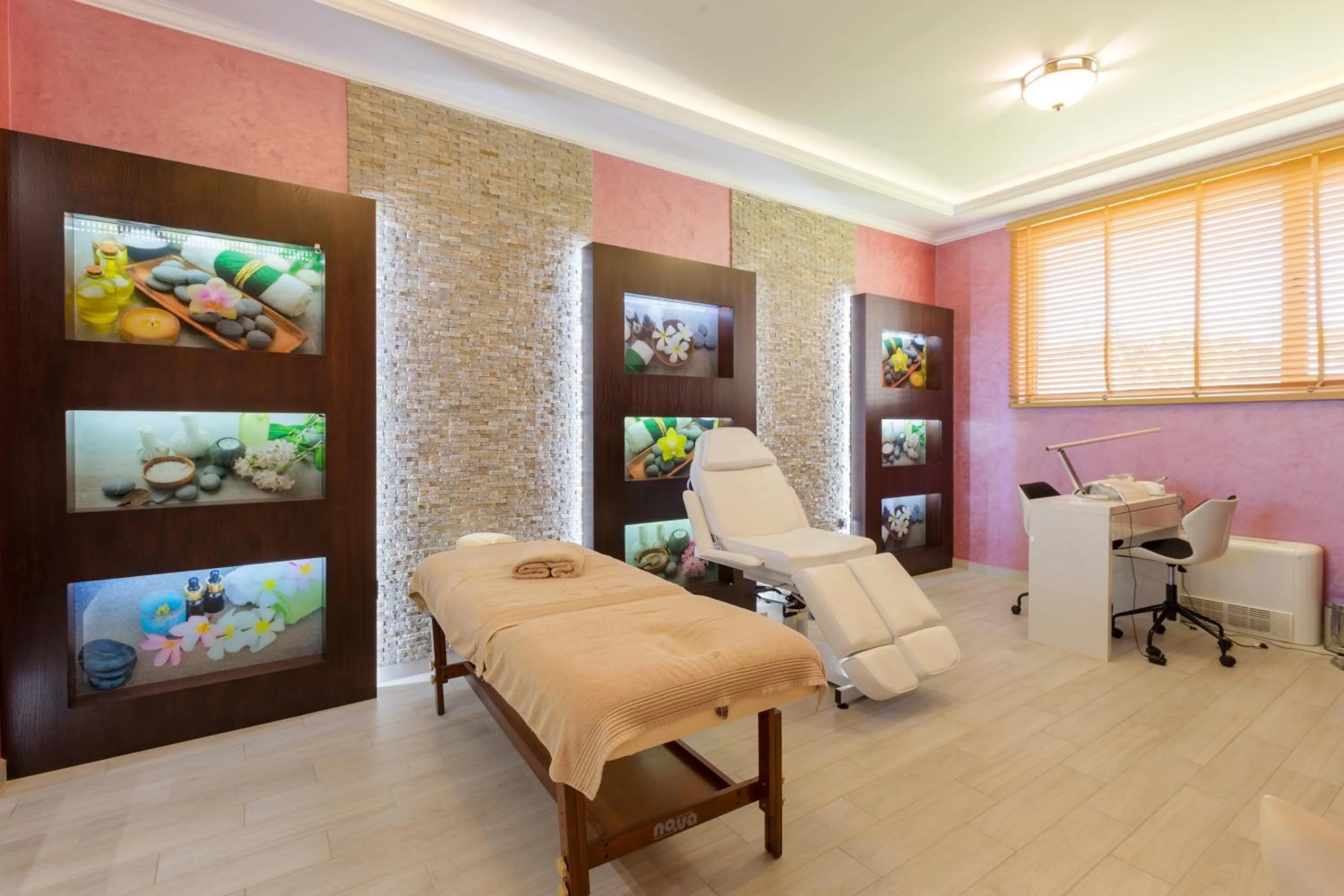 Spa and wellness centre/facilities in VILLA FLORENCE Boutique Apart Hotel