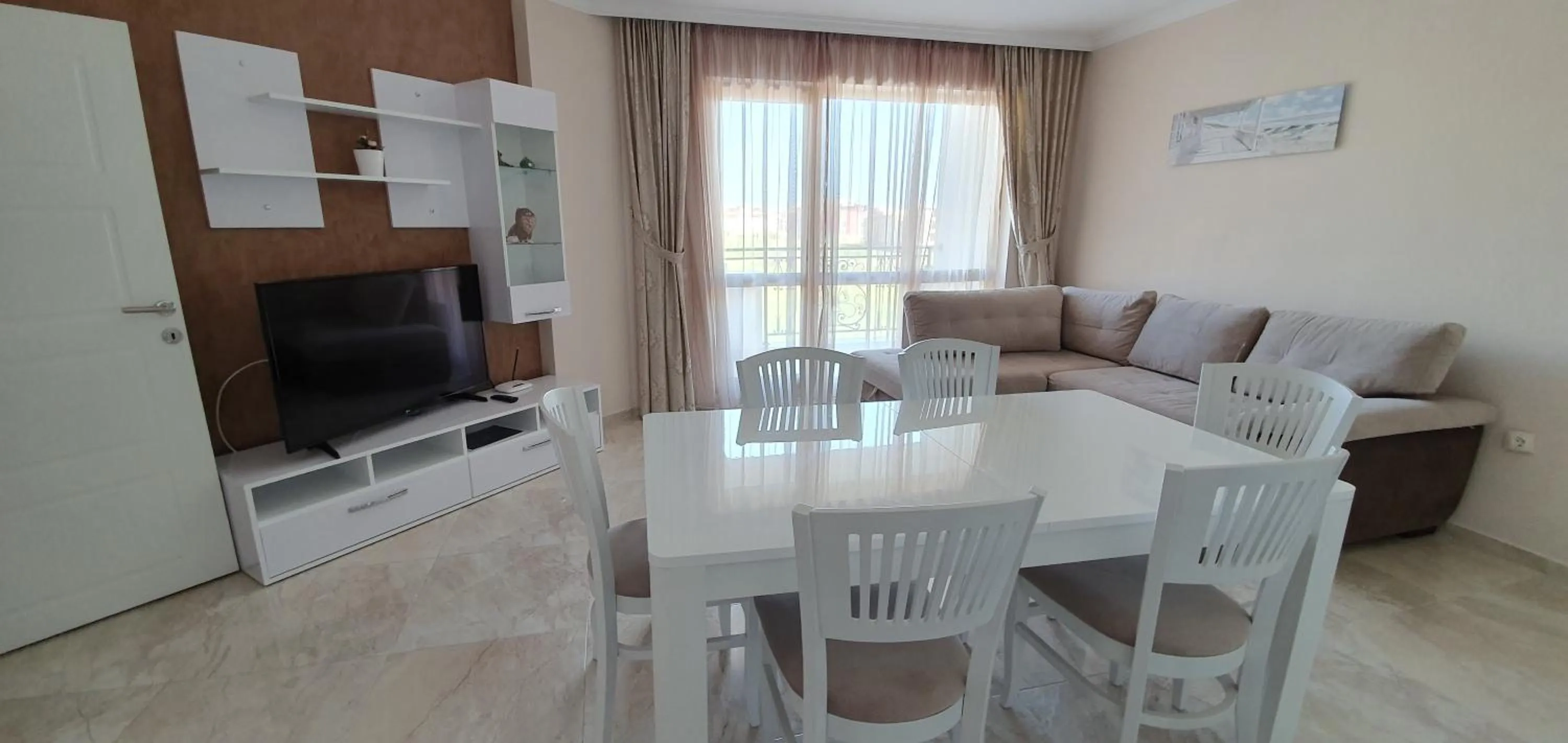 TV and multimedia in VILLA FLORENCE Boutique Apart Hotel