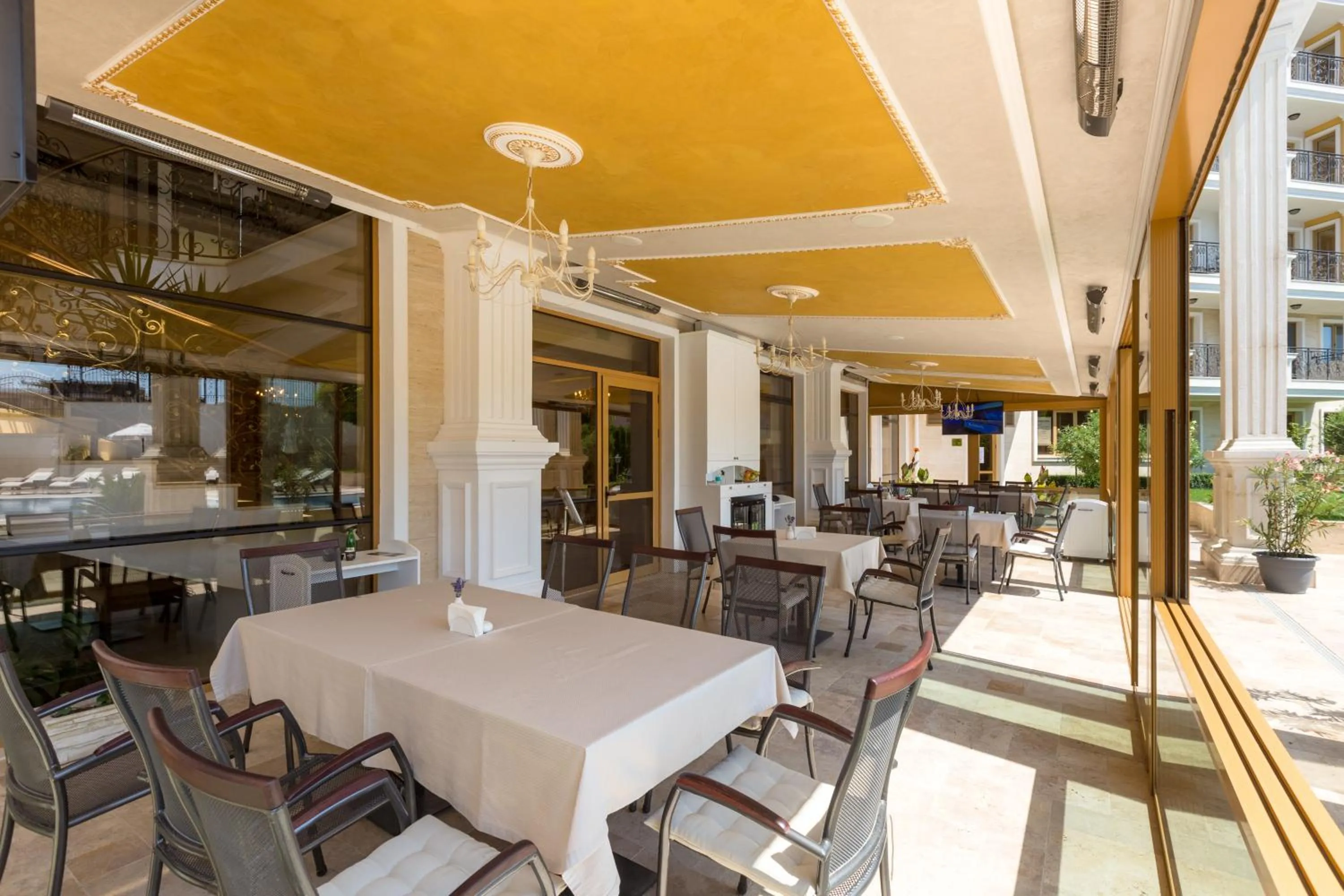 Restaurant/places to eat in VILLA FLORENCE Boutique Apart Hotel