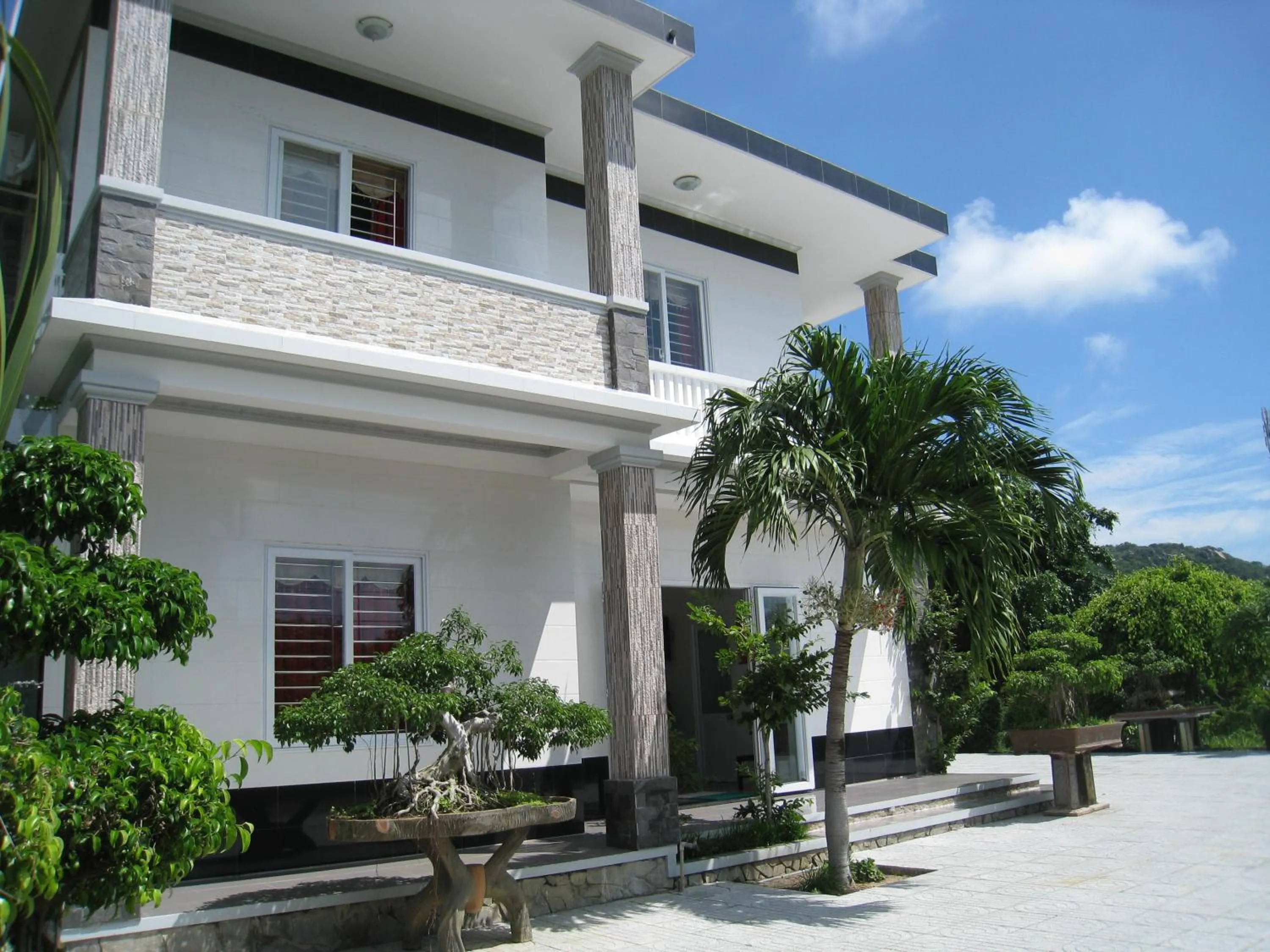 Property building in Hoa Sua Motel