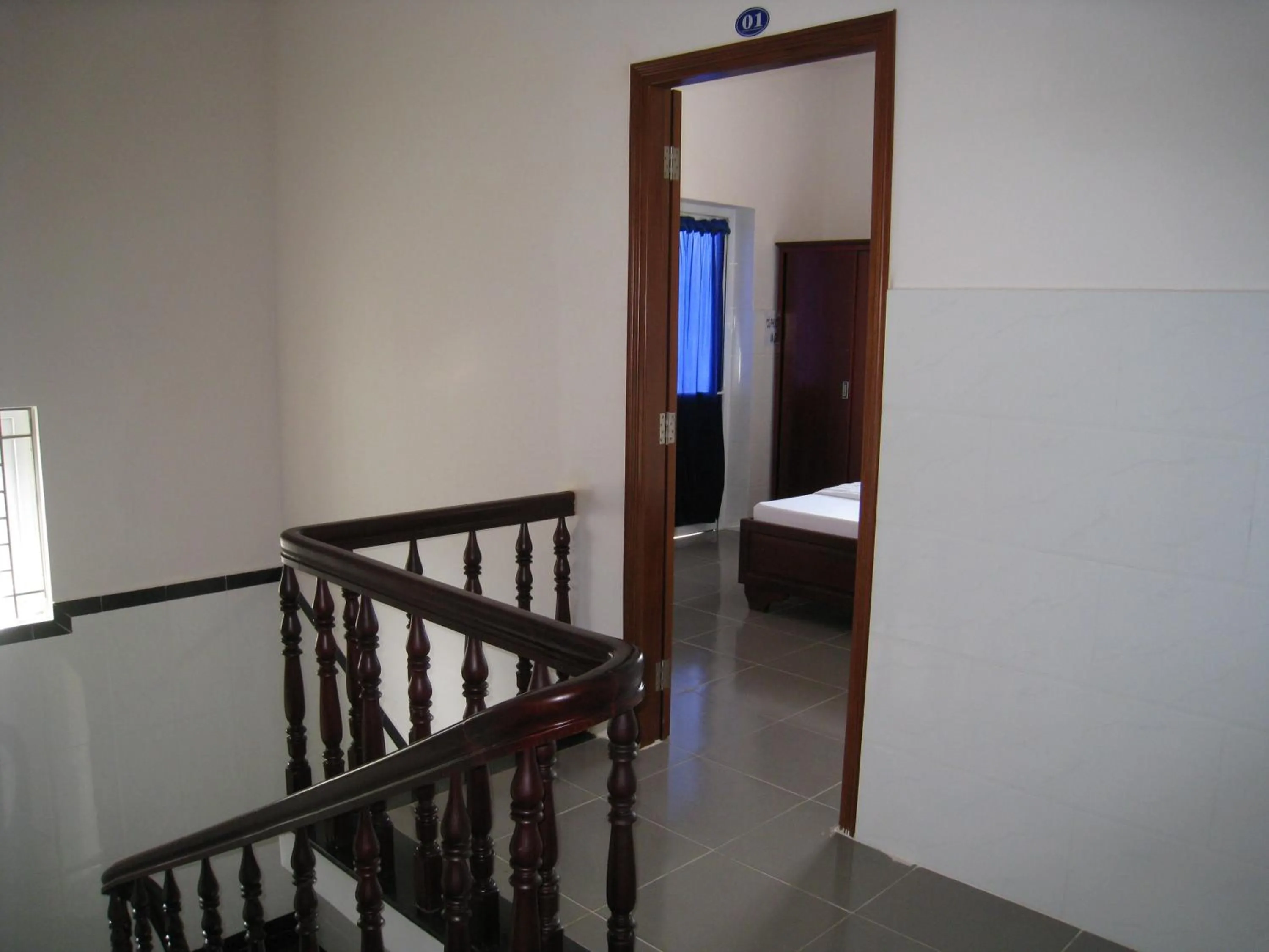 Property building, Bed in Hoa Sua Motel