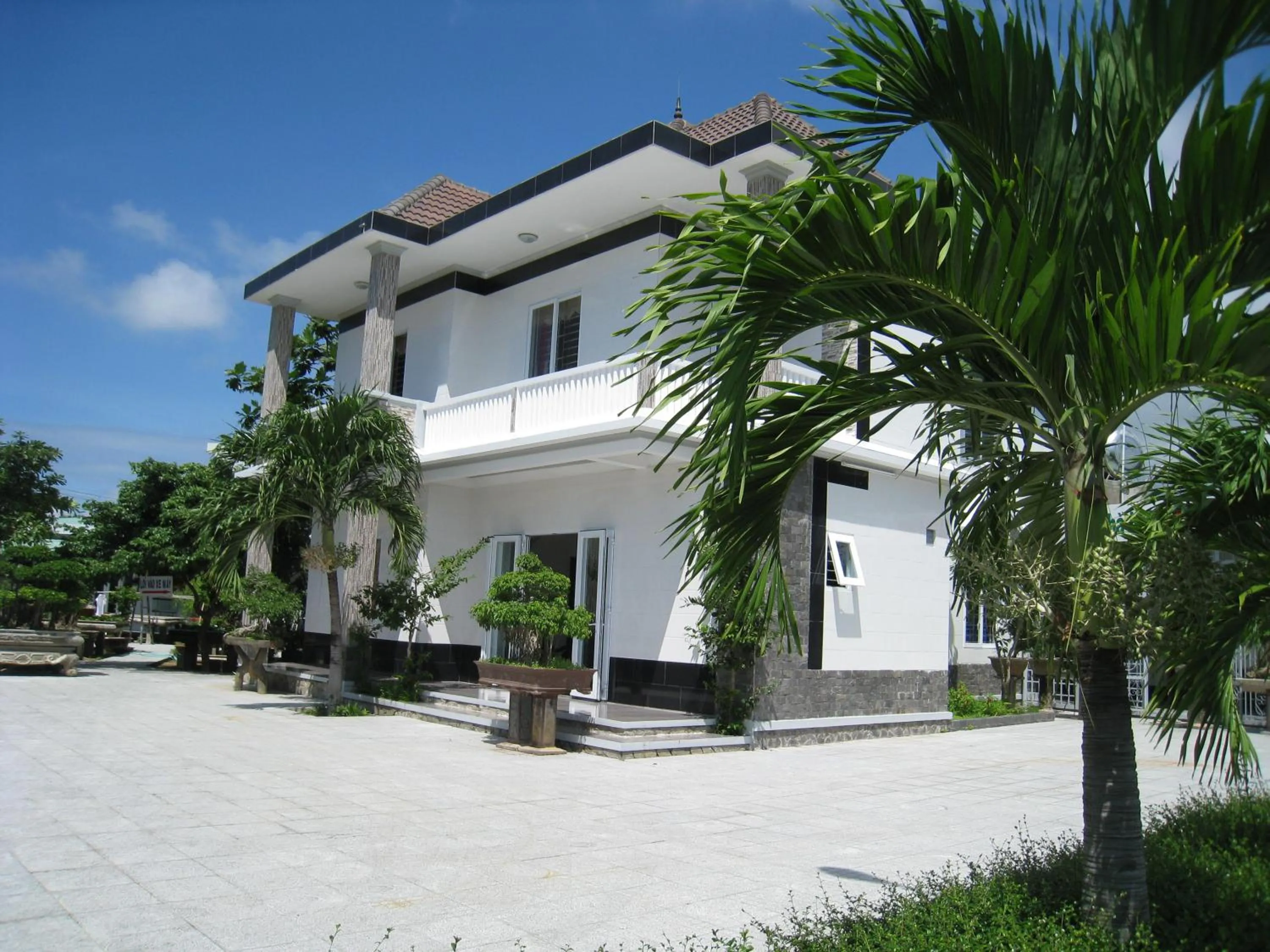 Property building in Hoa Sua Motel