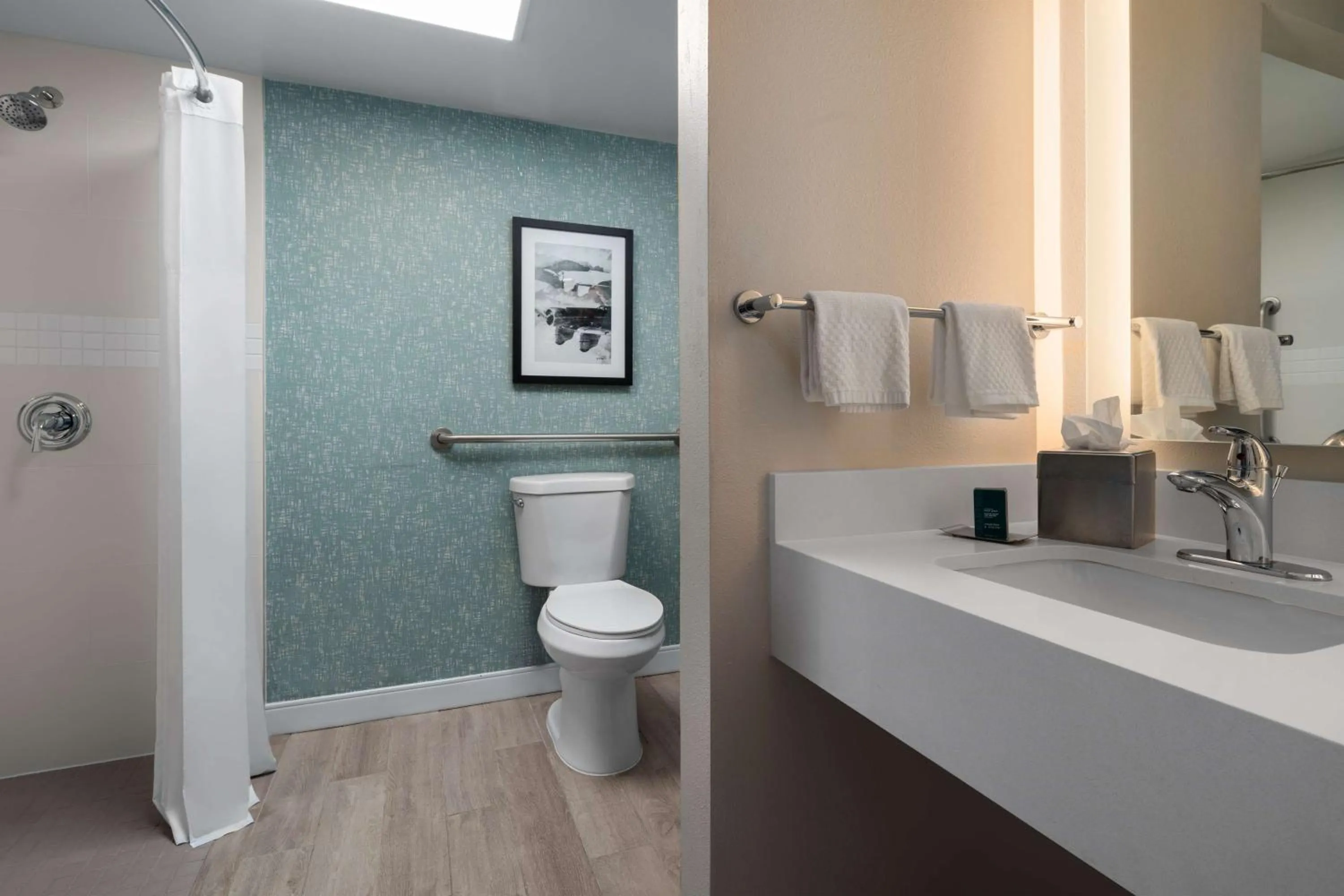 Bathroom in DoubleTree by Hilton Norfolk Airport