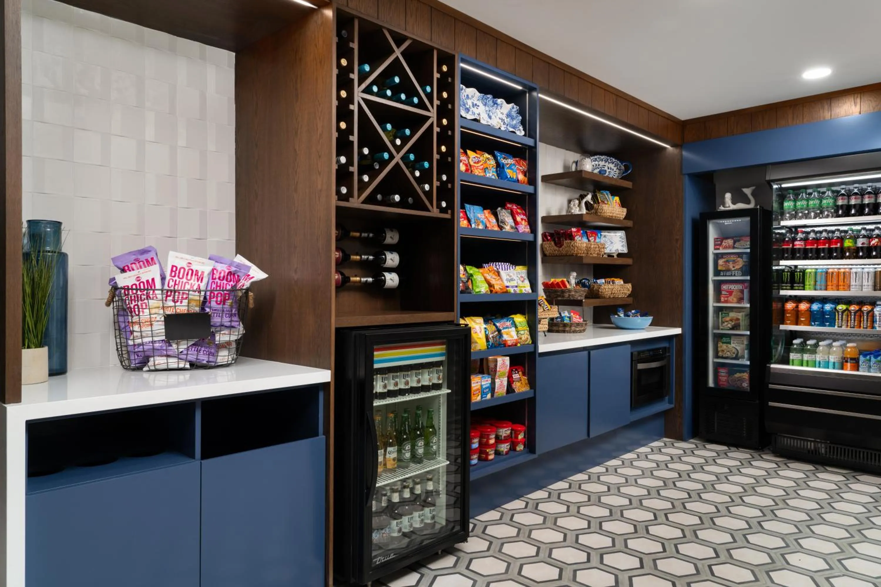 Restaurant/places to eat in DoubleTree by Hilton Norfolk Airport