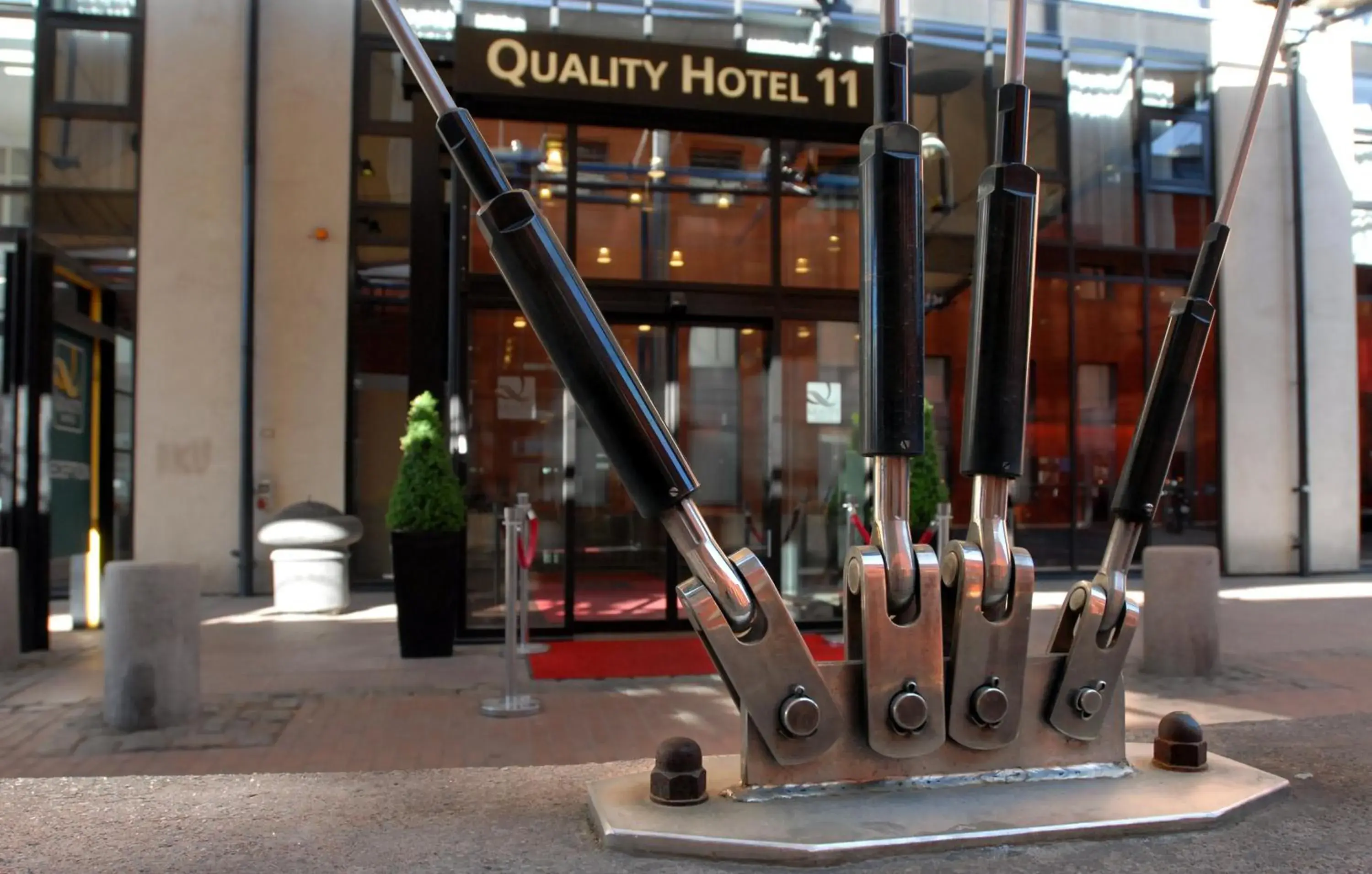 Facade/entrance in Quality Hotel 11 & Eriksbergshallen Facade/entrance in Quality Hotel 11 & Eriksbergshallen