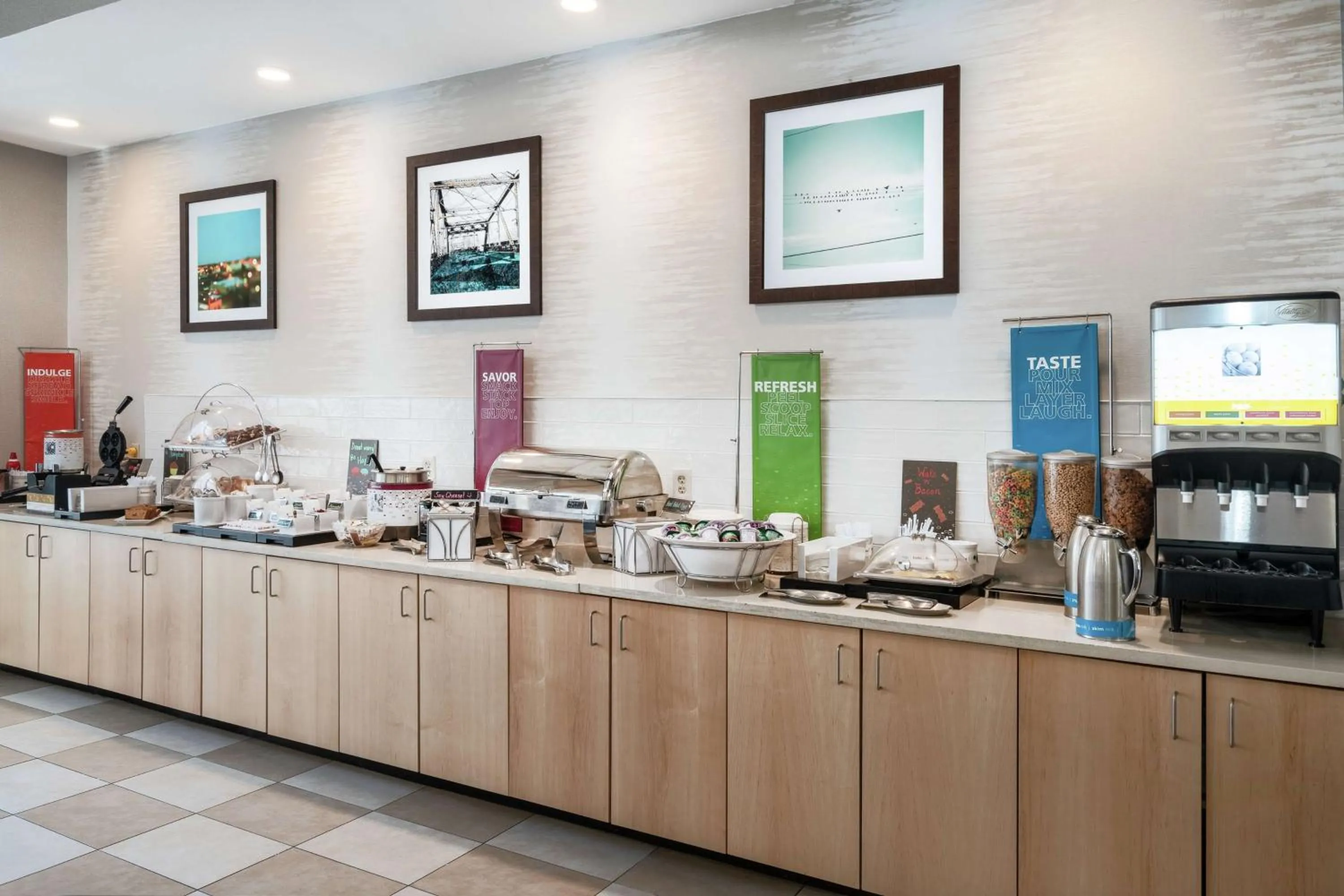 Breakfast in Hampton Inn & Suites Nashville Franklin