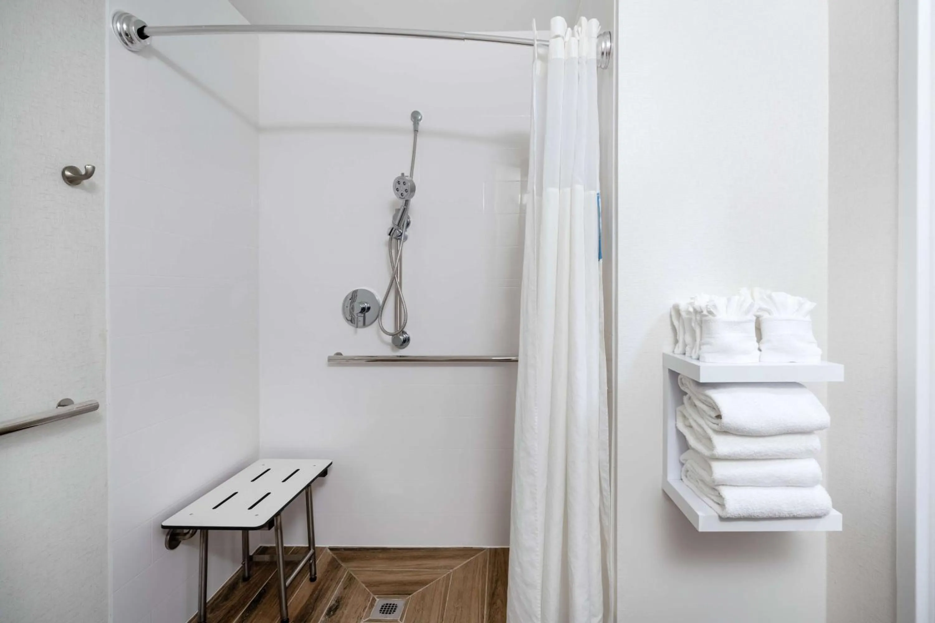 Bathroom in Hampton Inn & Suites Nashville Franklin