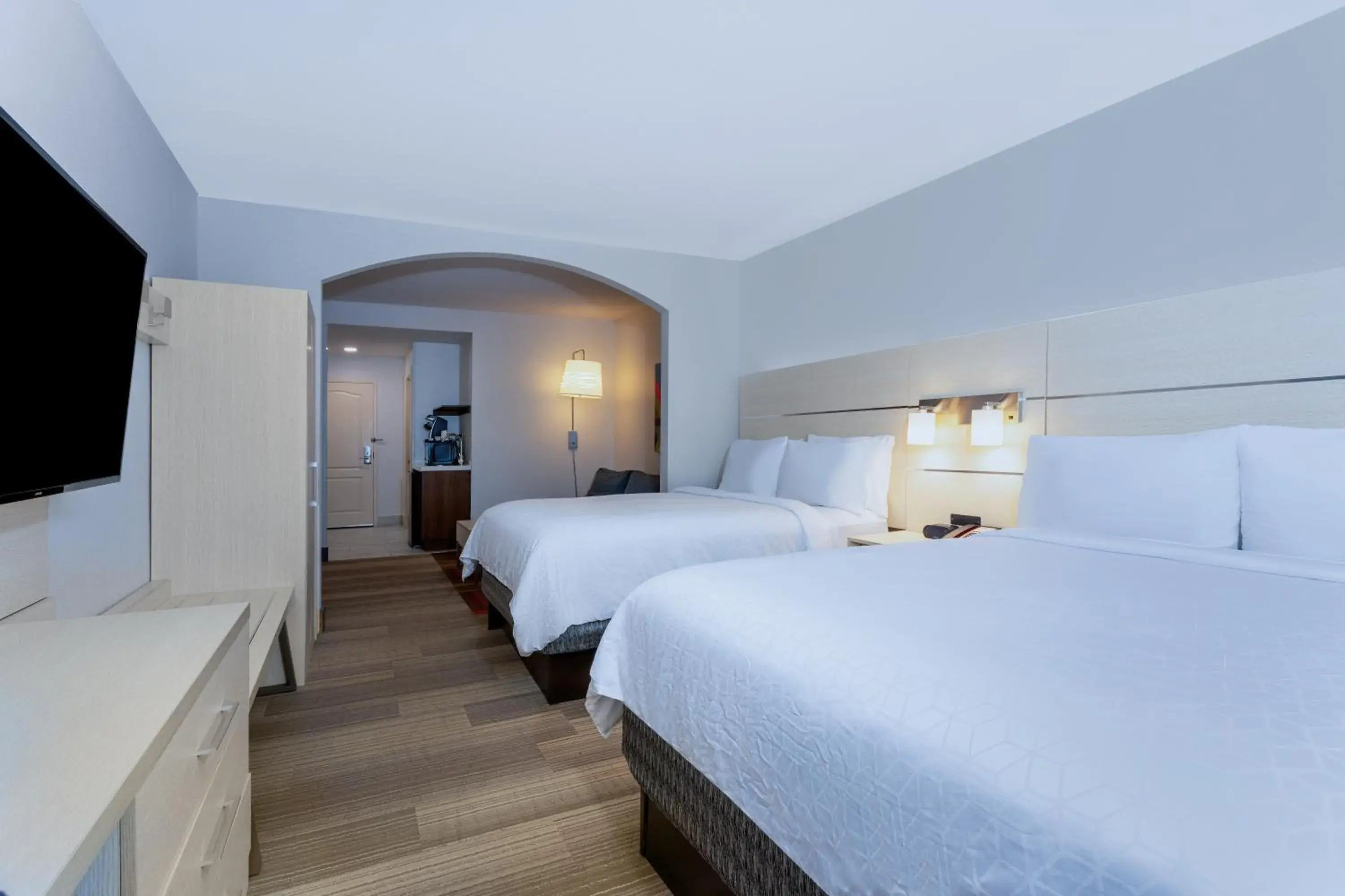 Photo of the whole room, Bed in Holiday Inn Express-International Drive by IHG Photo of the whole room, Bed in Holiday Inn Express-International Drive by IHG