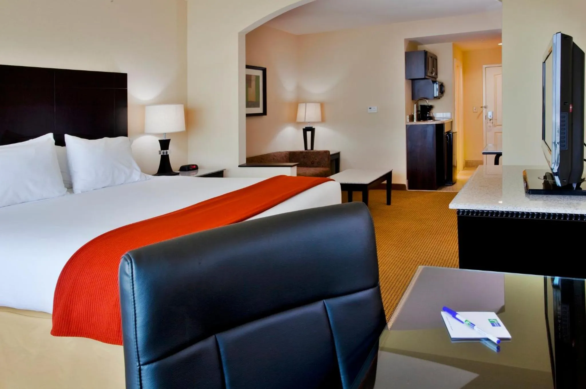 Photo of the whole room, Bed in Holiday Inn Express-International Drive by IHG
