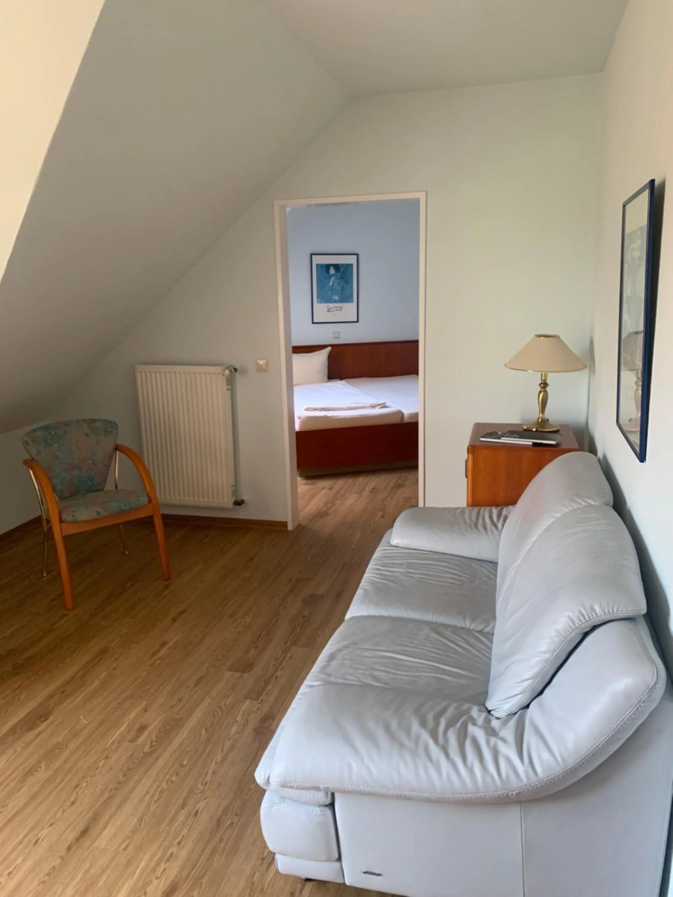 TV and multimedia, Bed in Hotel Flora