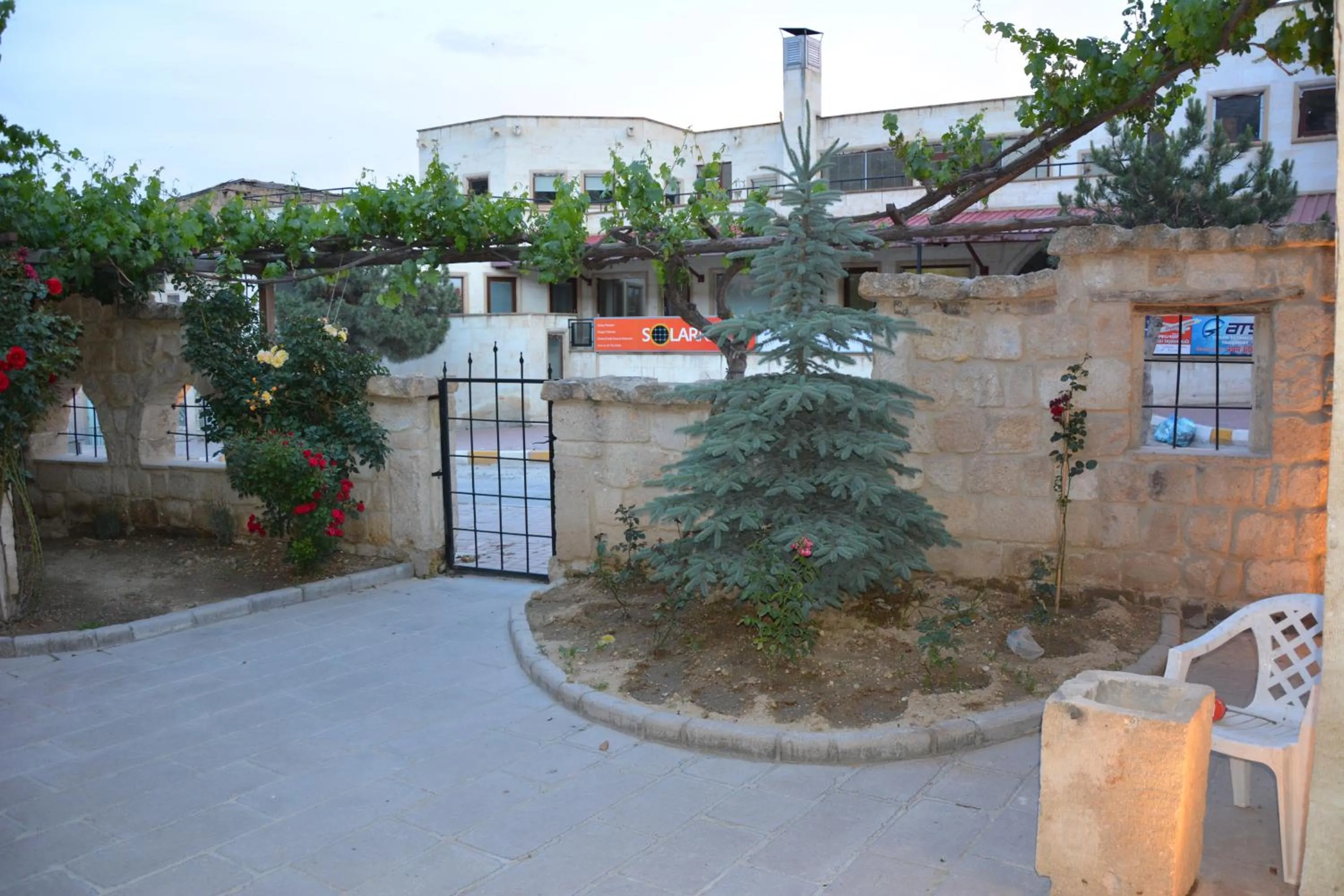 Garden in Kayhan Cave Villa
