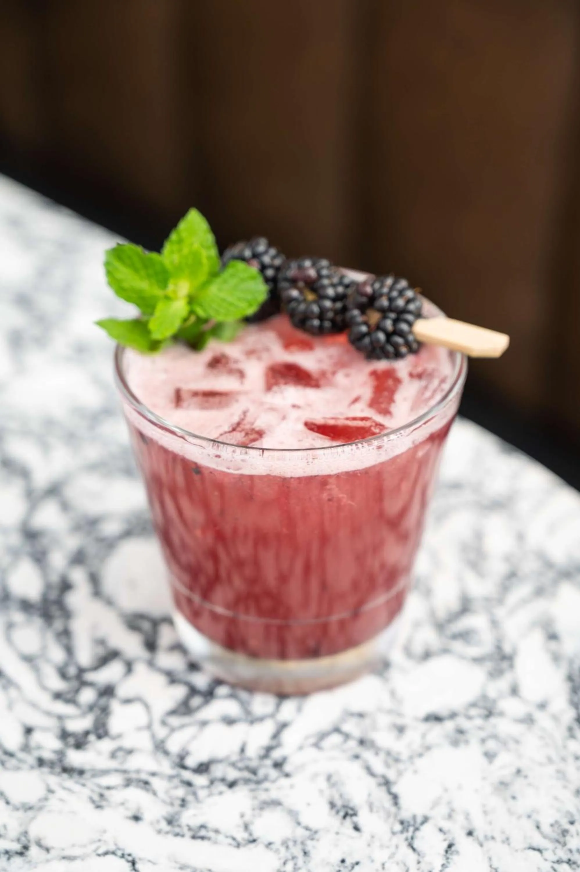 Lounge or bar in theWit Chicago, a Hilton Hotel