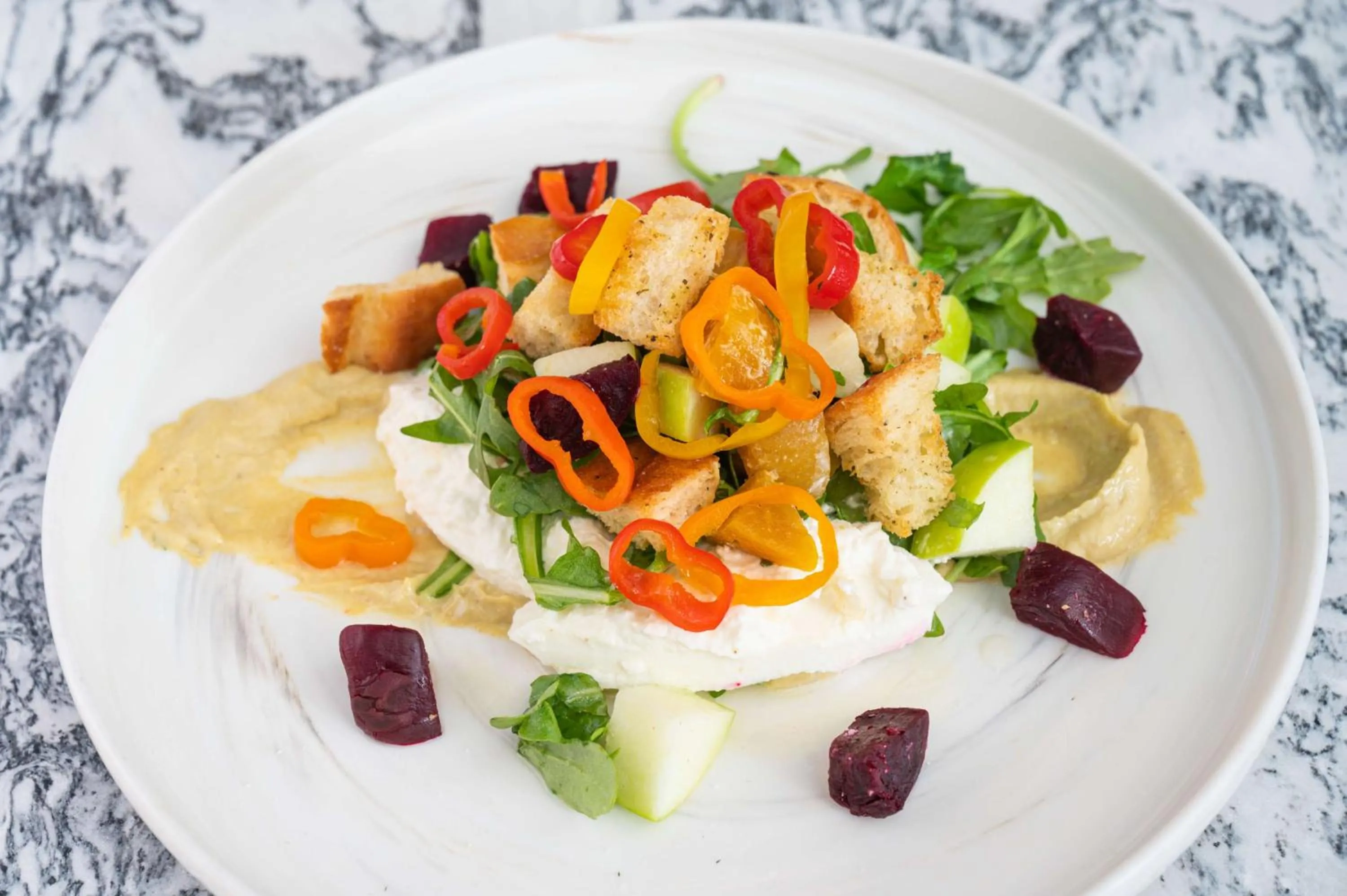 Lounge or bar in theWit Chicago, a Hilton Hotel