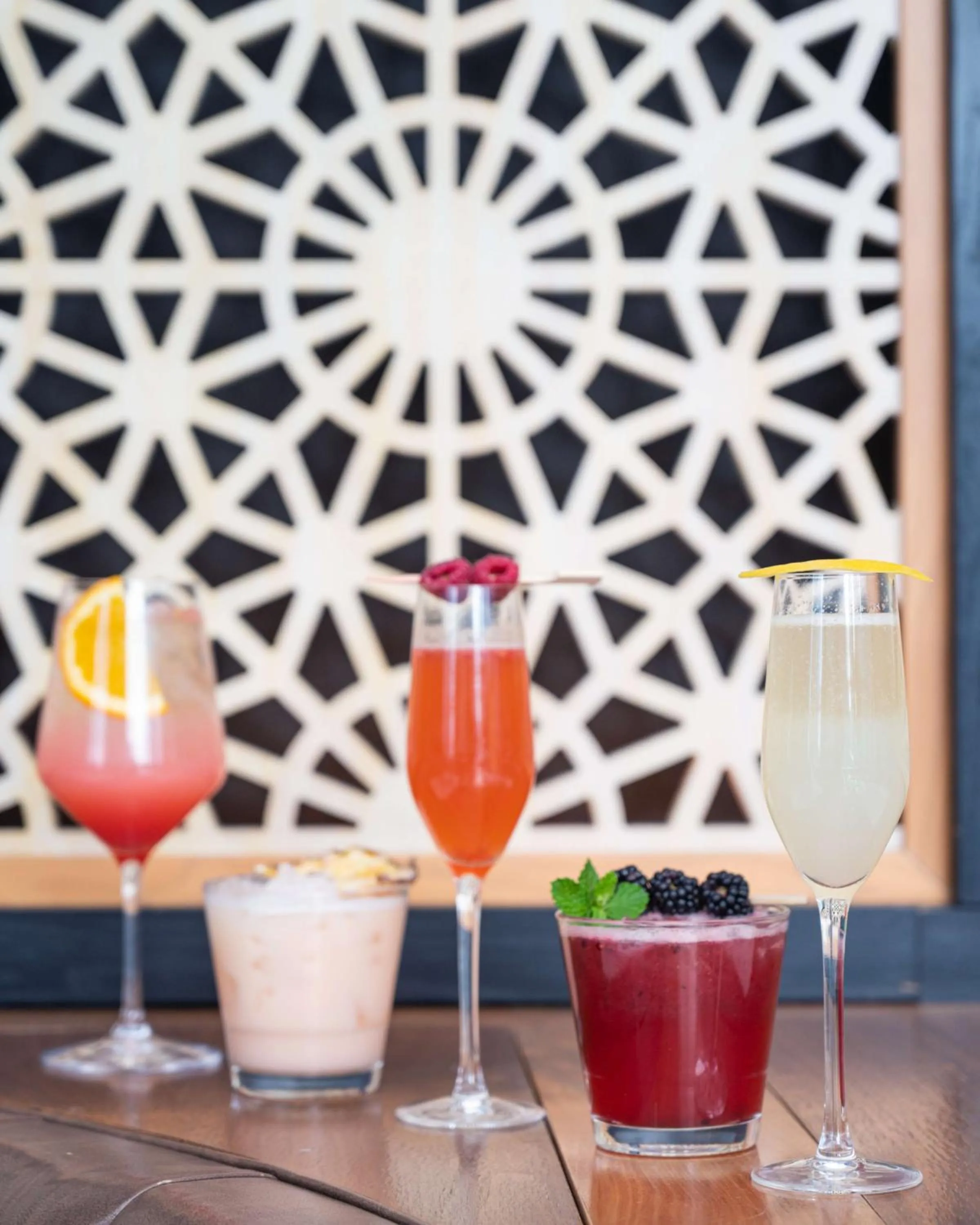 Lounge or bar in theWit Chicago, a Hilton Hotel