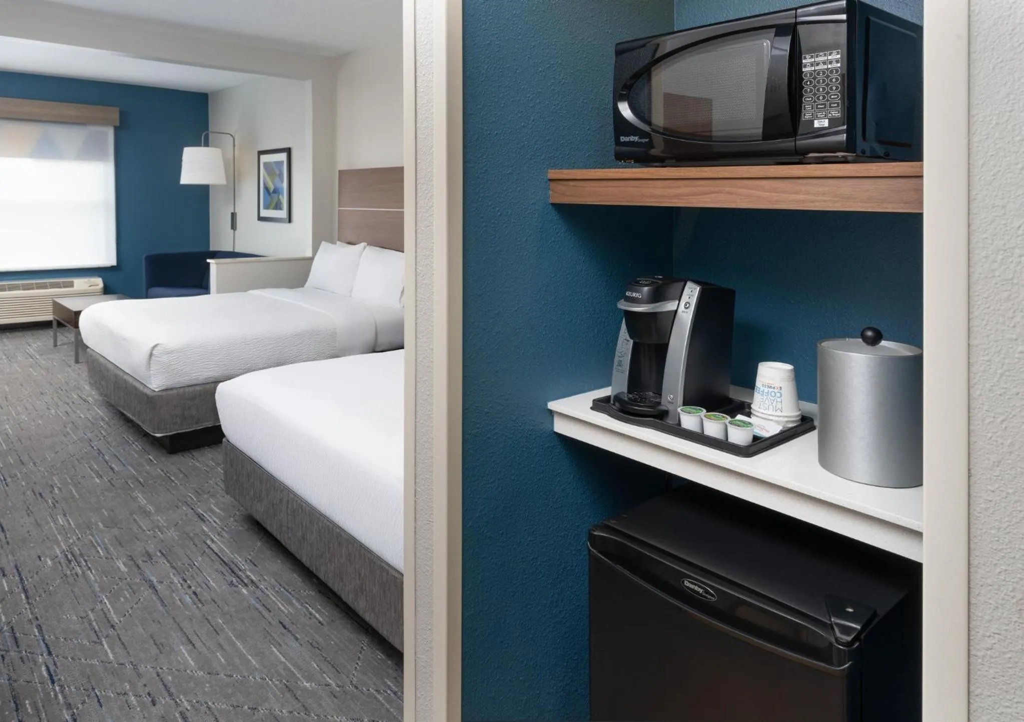 Photo of the whole room, Bed in Holiday Inn Express & Suites Orlando International Airport by IHG