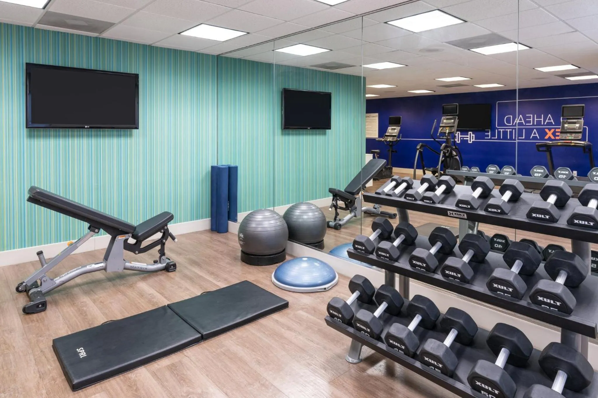 Fitness centre/facilities in Holiday Inn Express & Suites Orlando International Airport by IHG