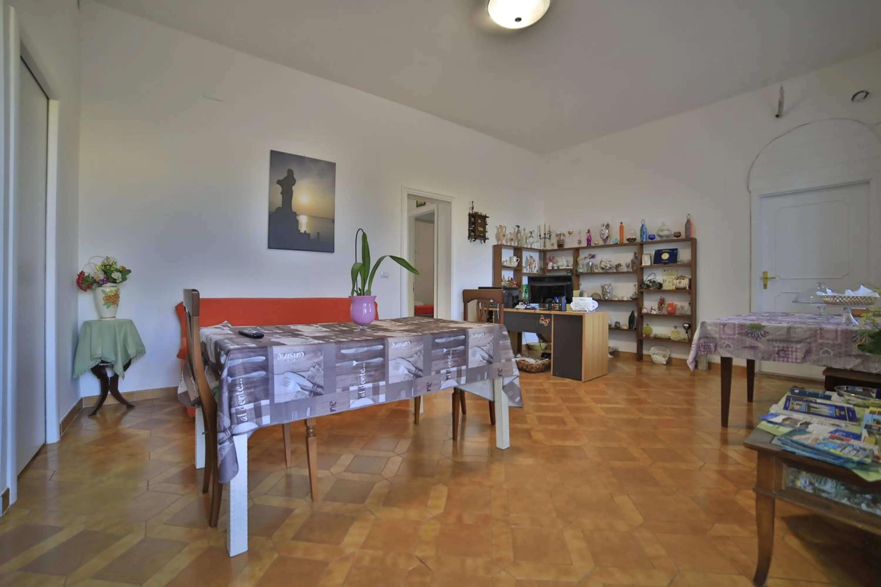 Communal lounge/ TV room in Villa Musella B&B