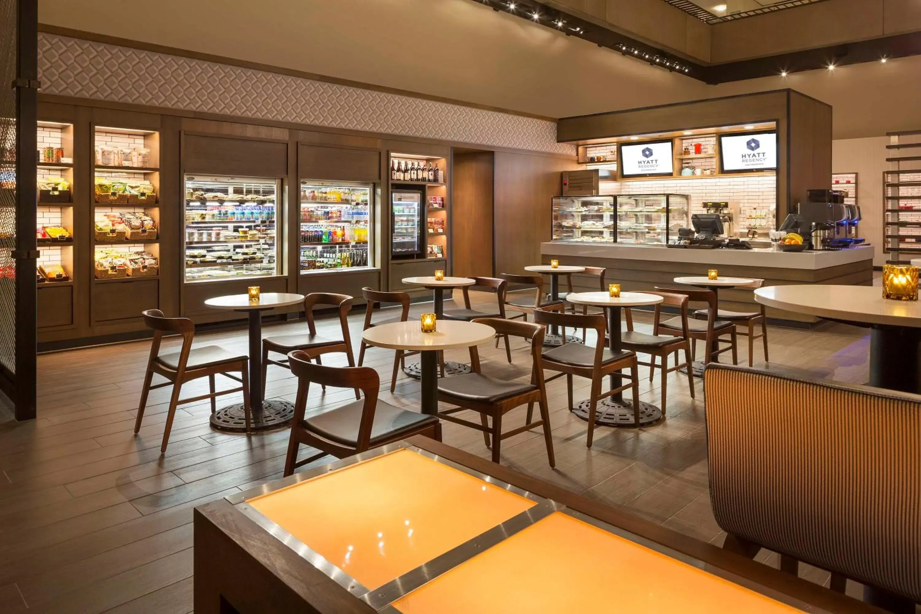 Restaurant/places to eat in Hyatt Regency San Francisco Restaurant/places to eat in Hyatt Regency San Francisco