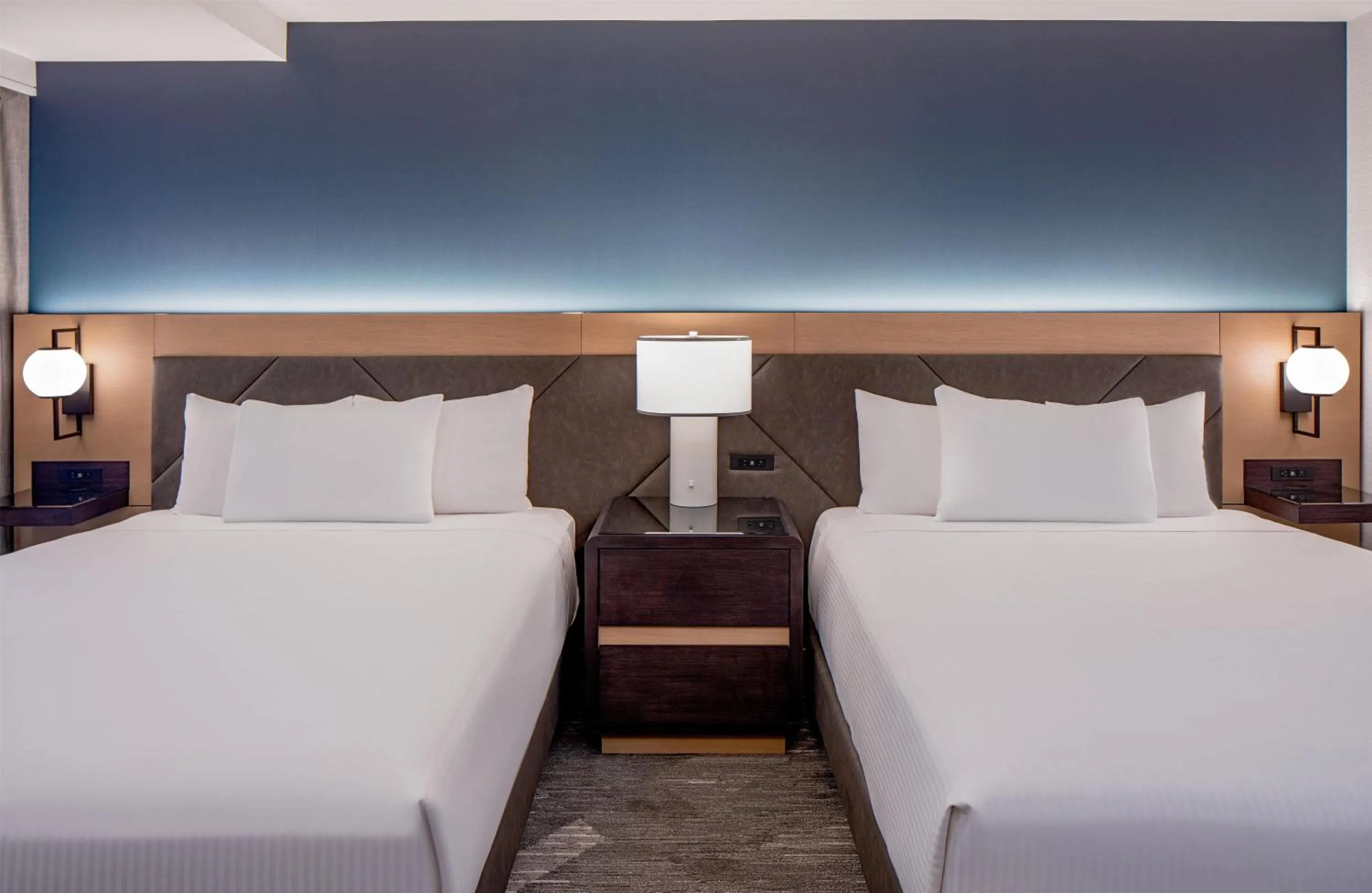 Bedroom, Bed in Hyatt Regency San Francisco